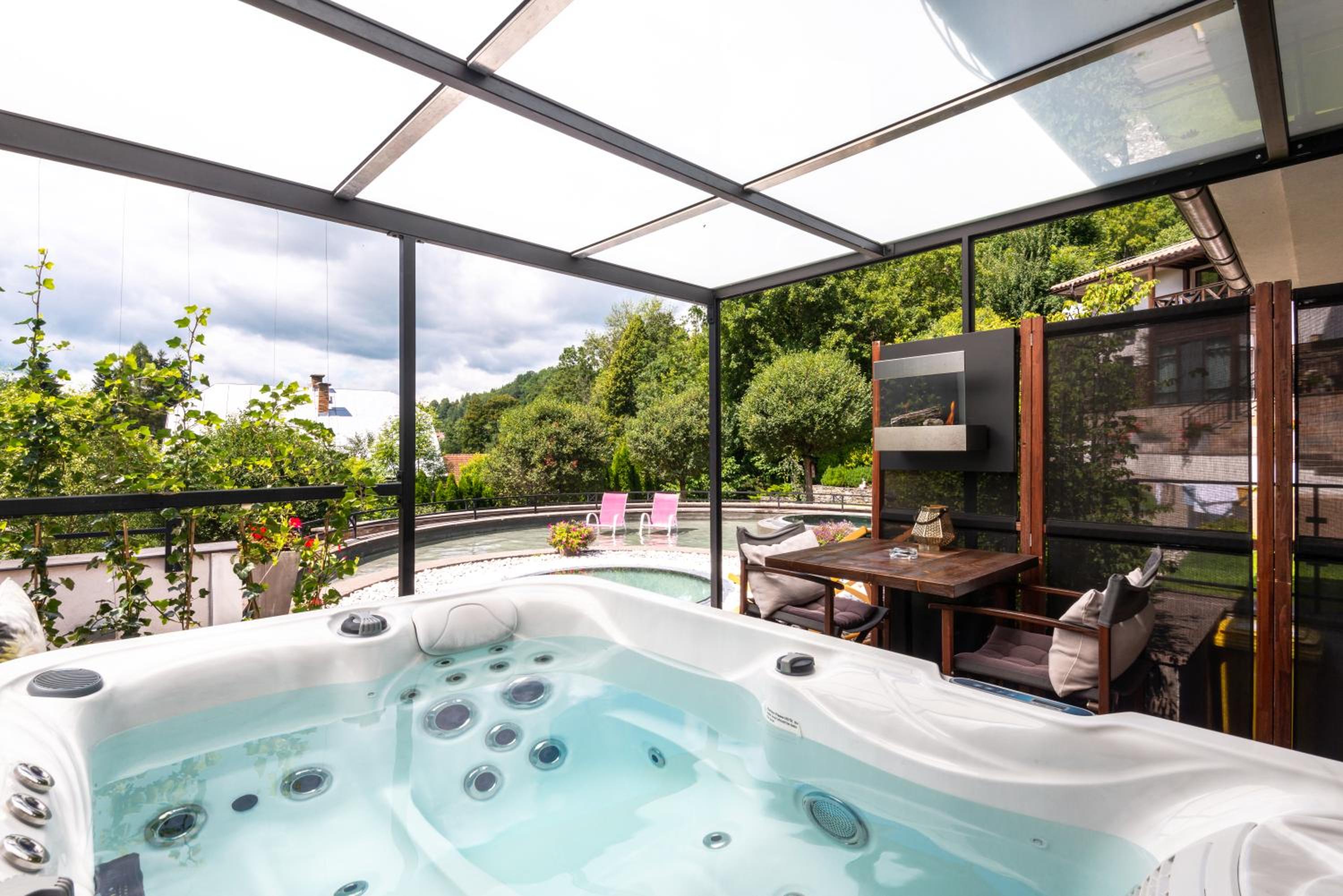 Suite with Jacuzzi - Photo 9