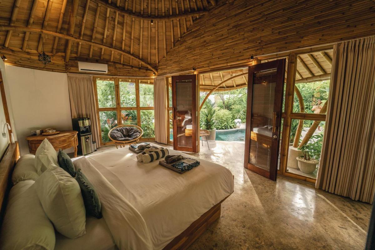 Villa photo 1