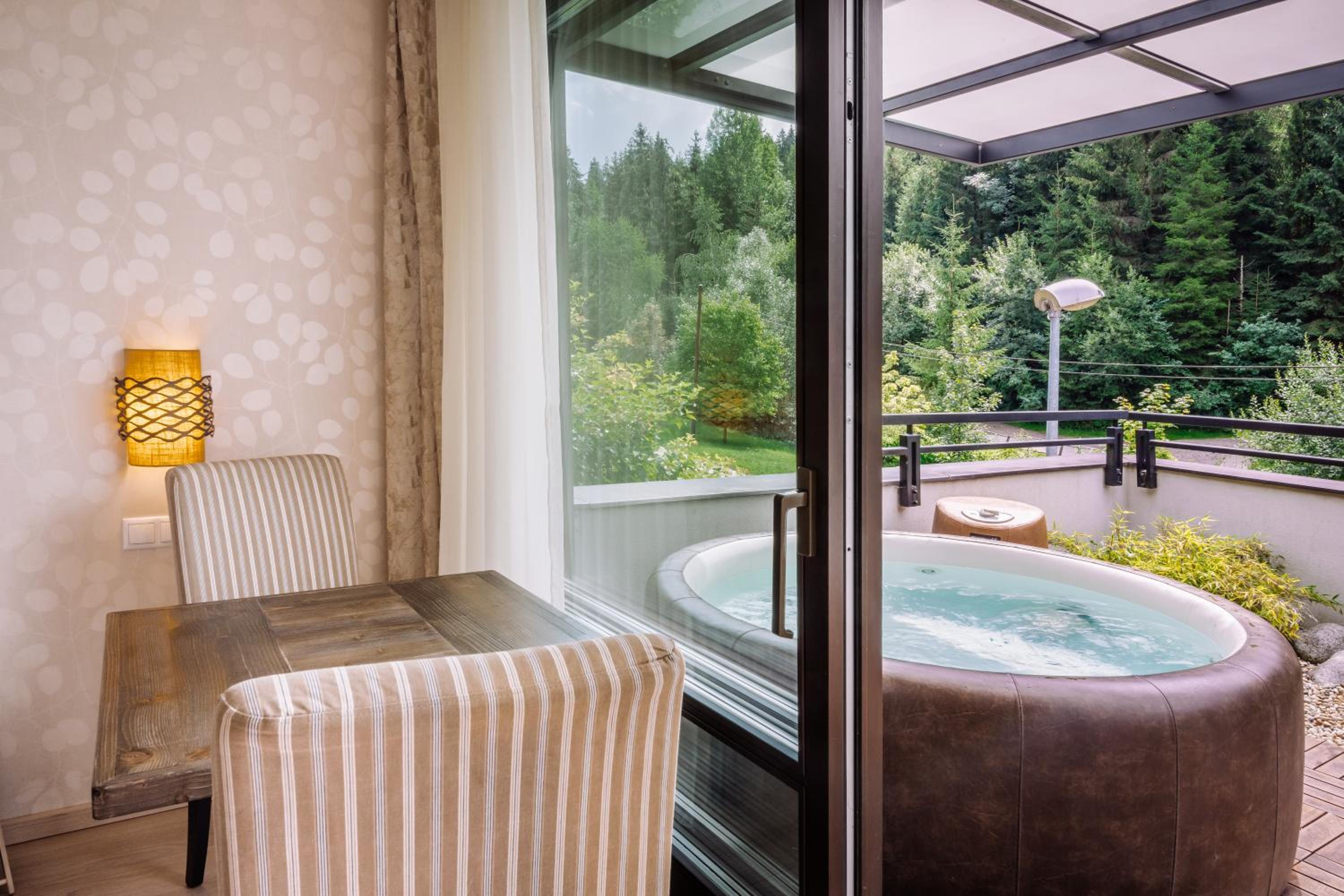 Suite with Jacuzzi - Photo 10