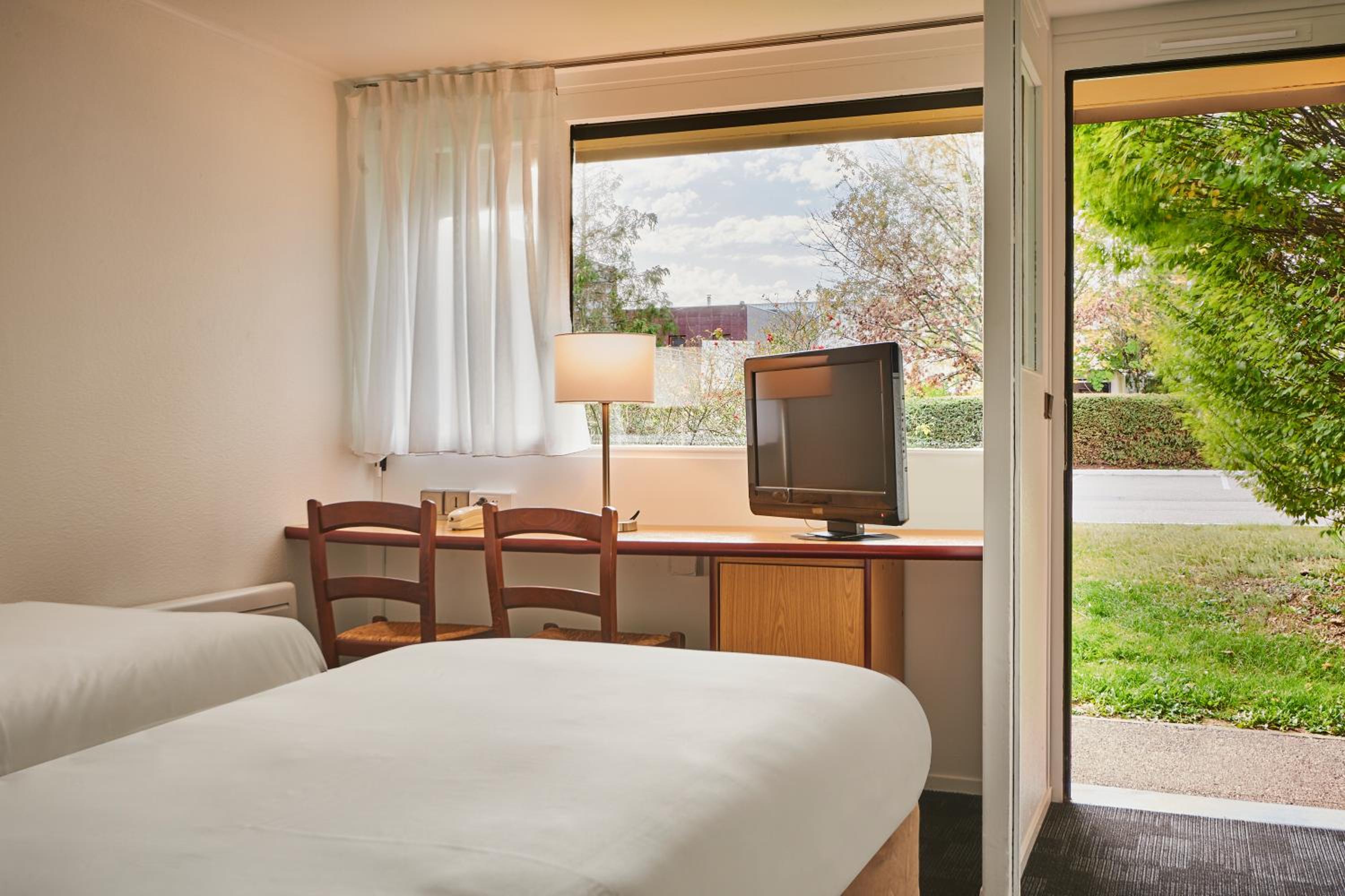 Double Room - Photo 8