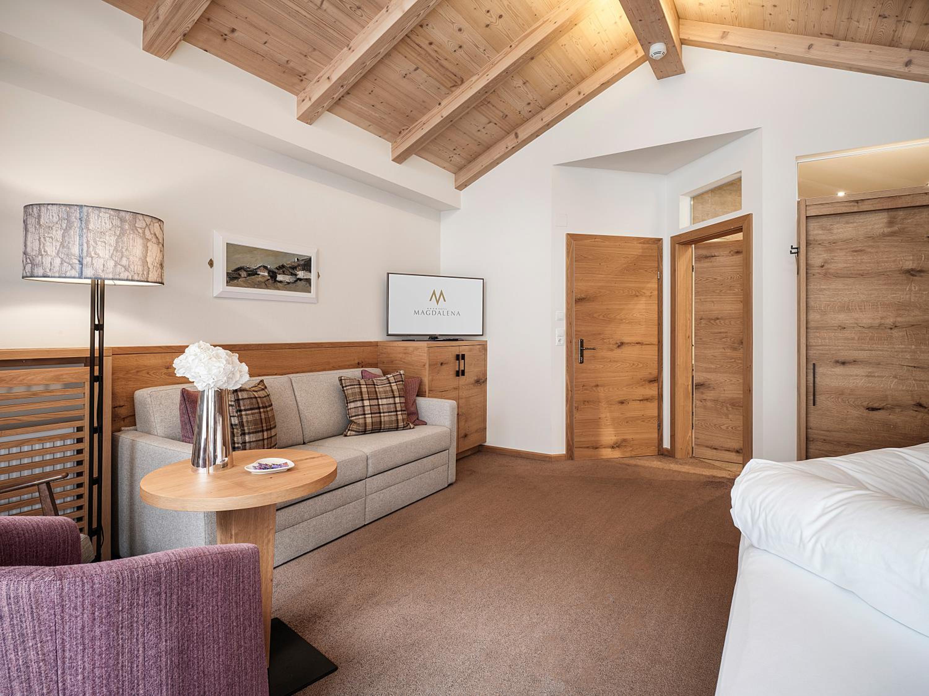 Deluxe Junior Suite - Photo 2