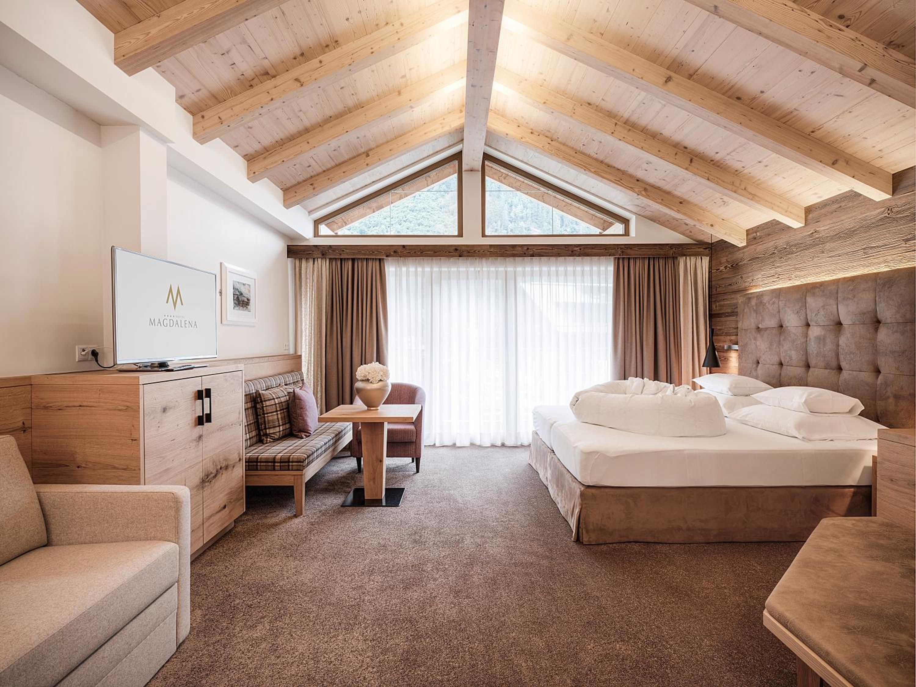 Deluxe Junior Suite - Photo 6