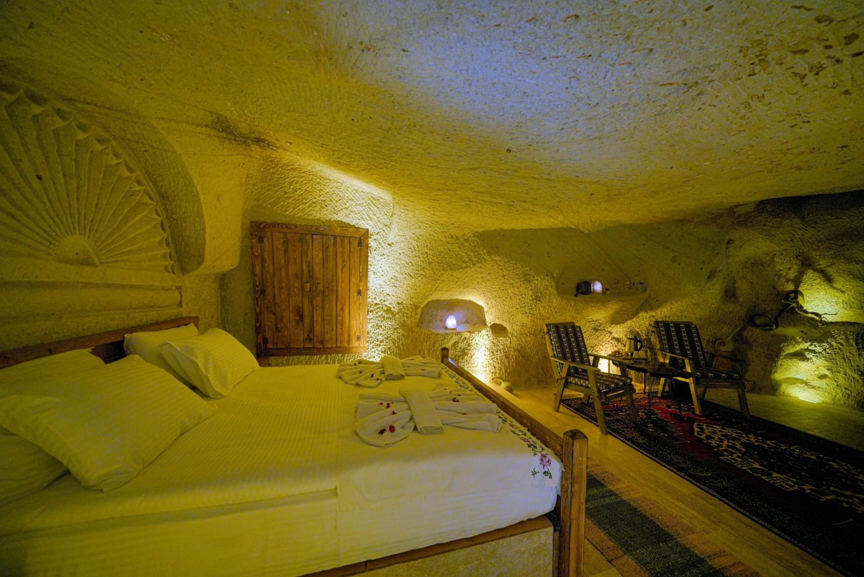 Deluxe Double Room - Photo 10