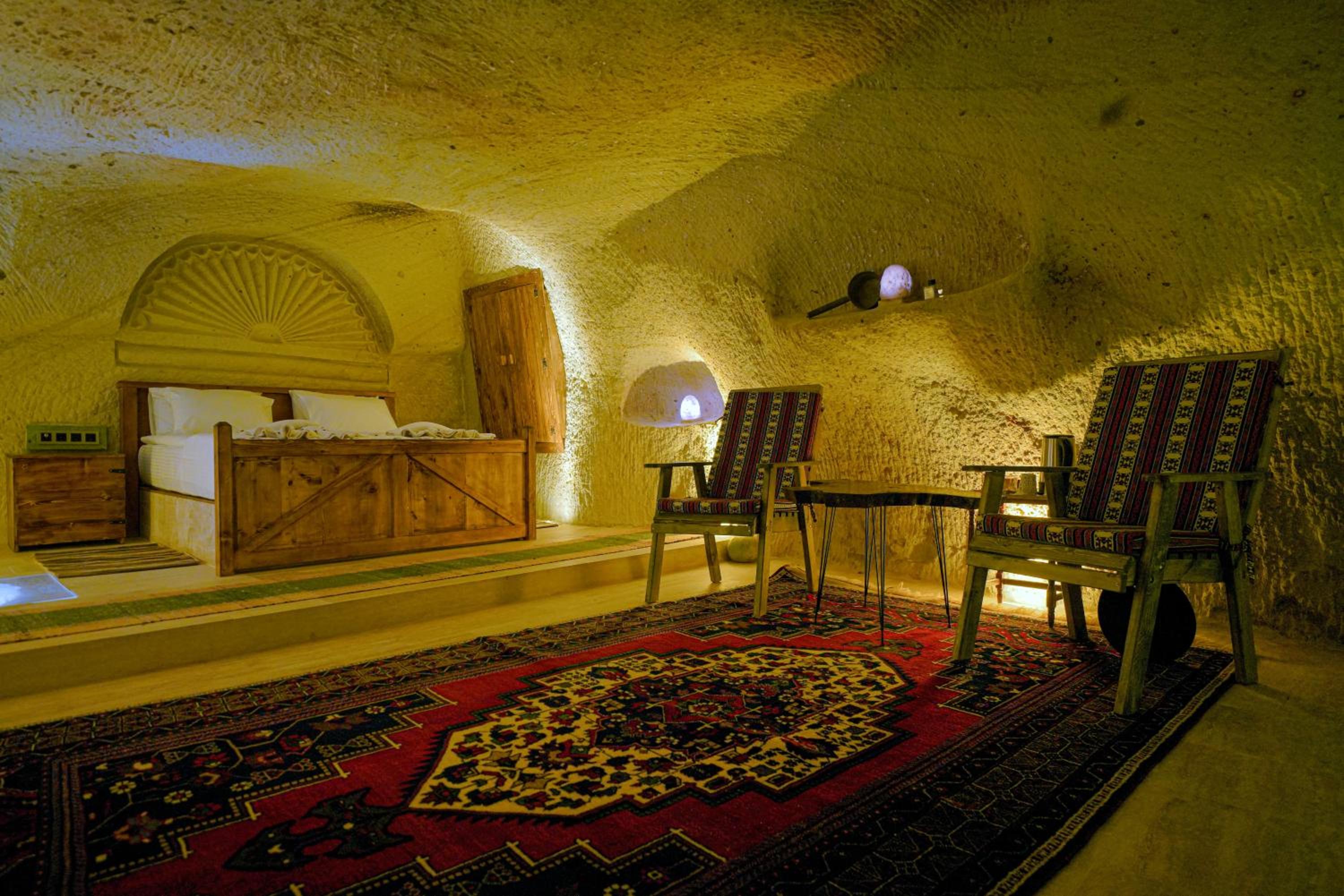 Deluxe Double Room - Photo 12