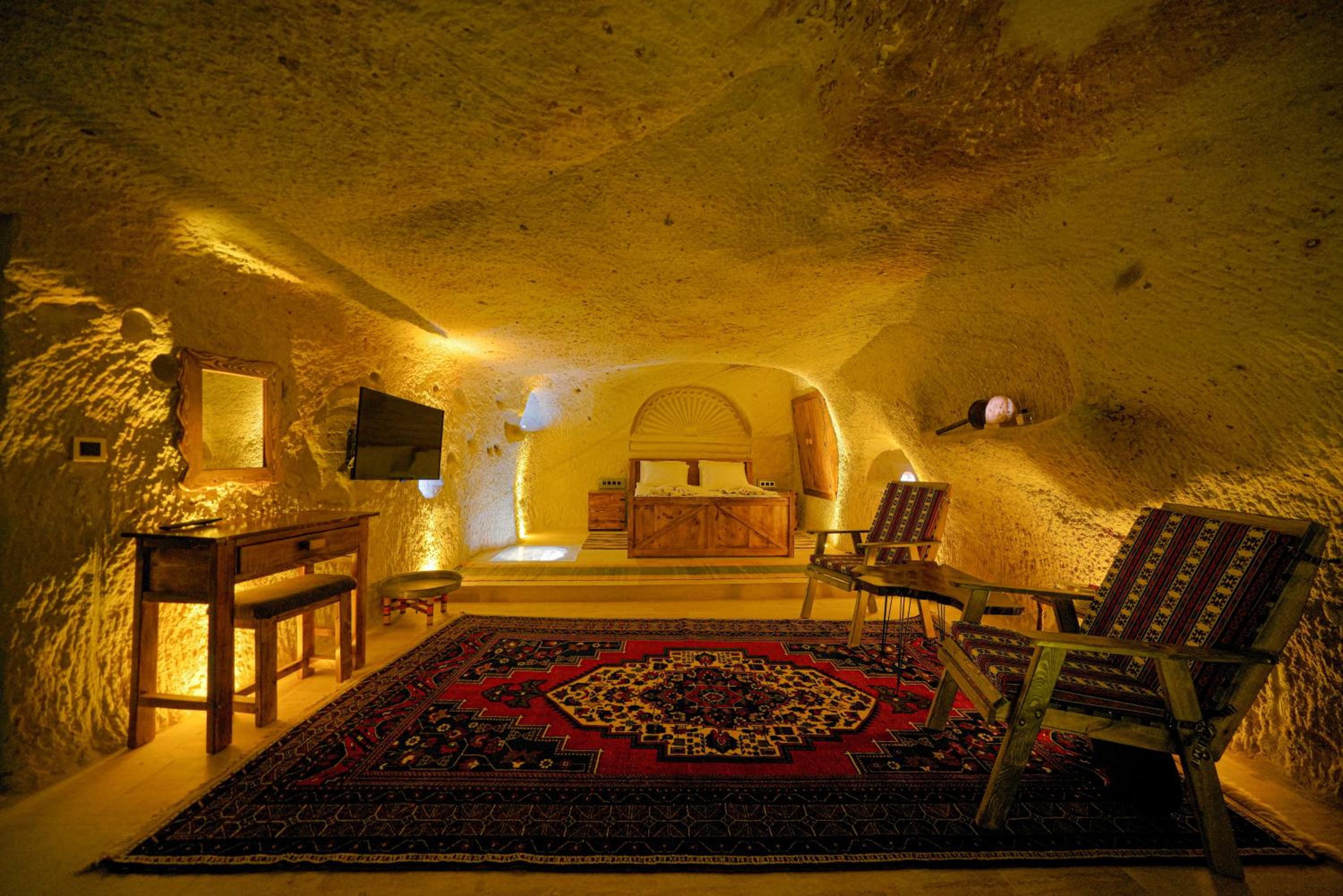 Deluxe Double Room - Photo 13