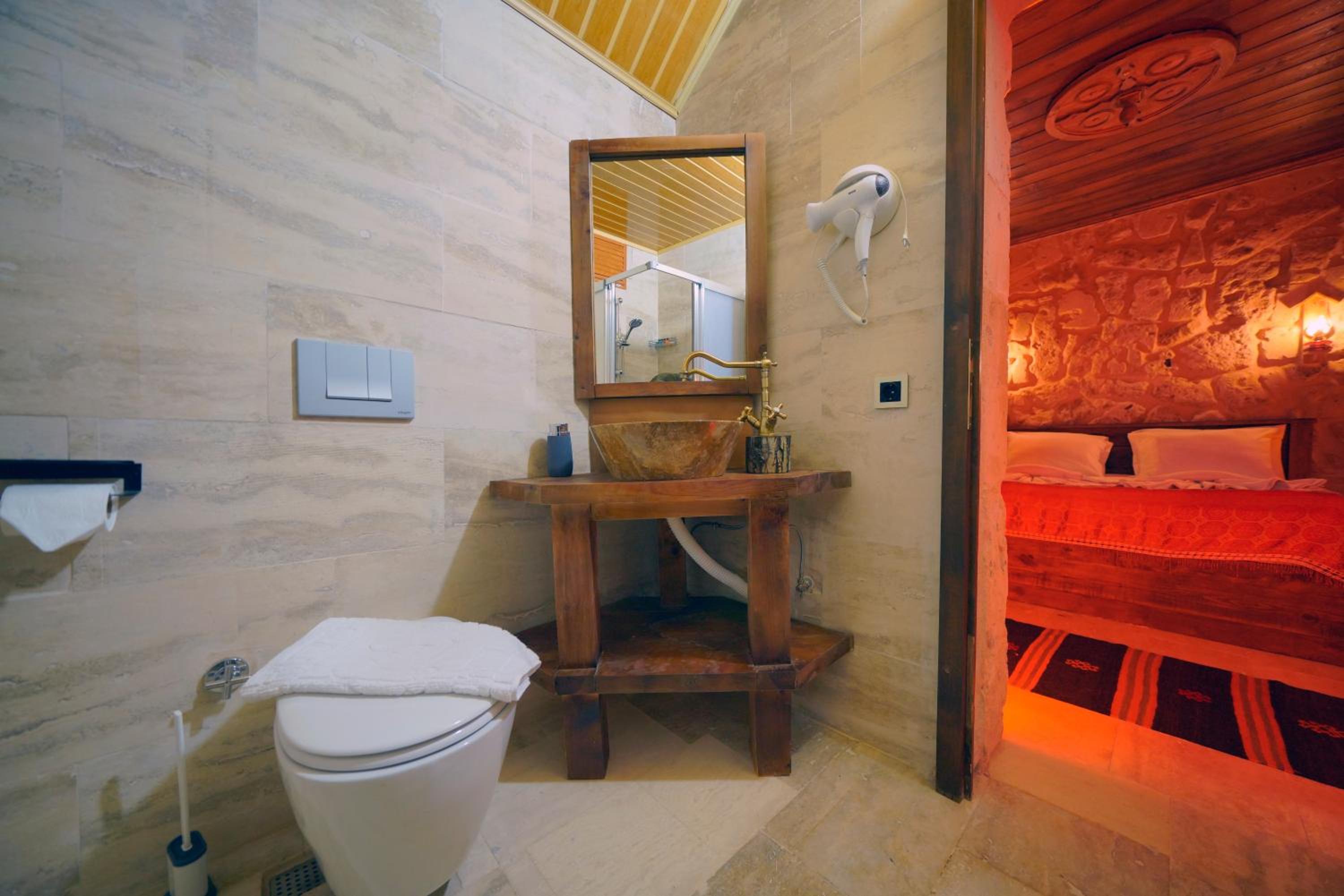 Double Room - Photo 7