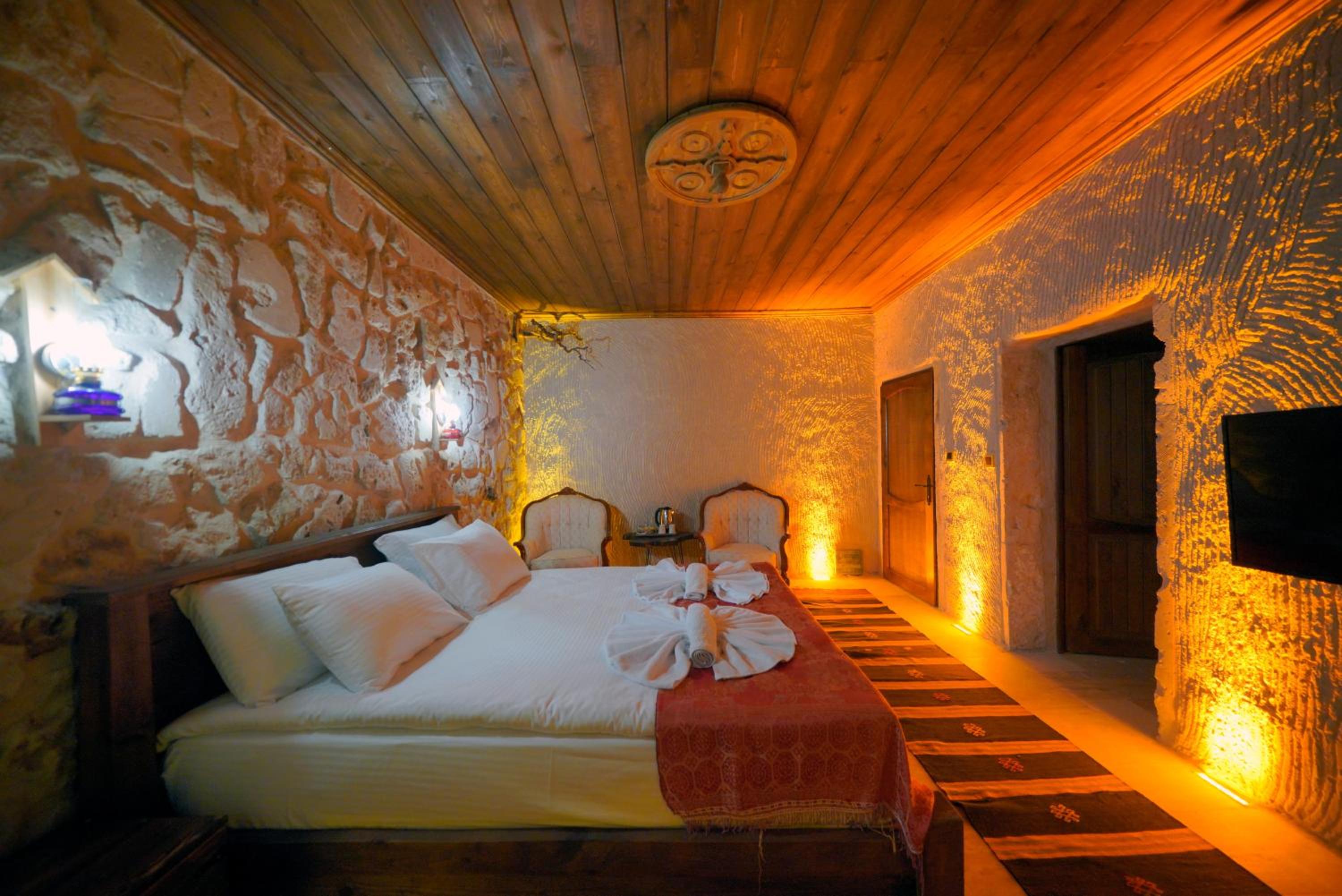 Double Room - Photo 16