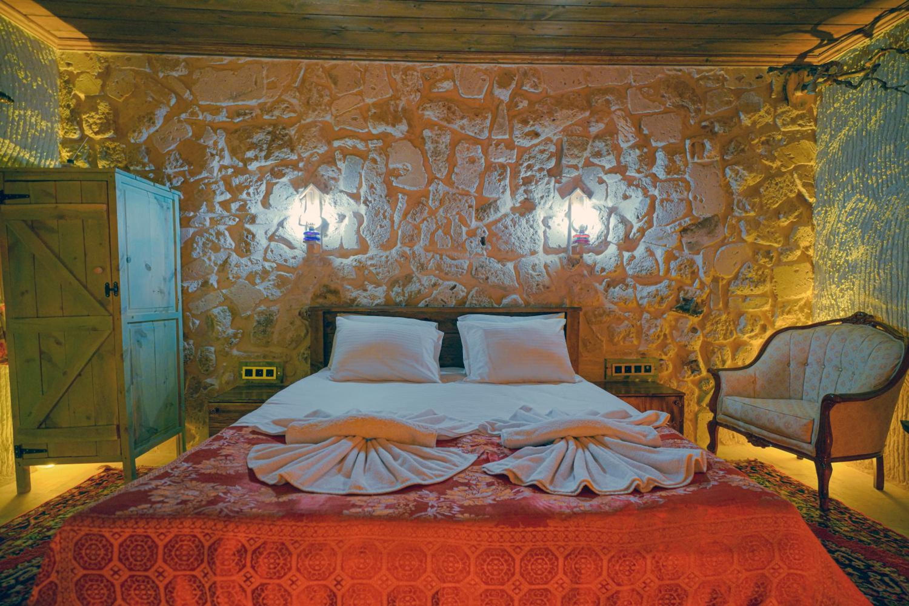 Double Room - Photo 9