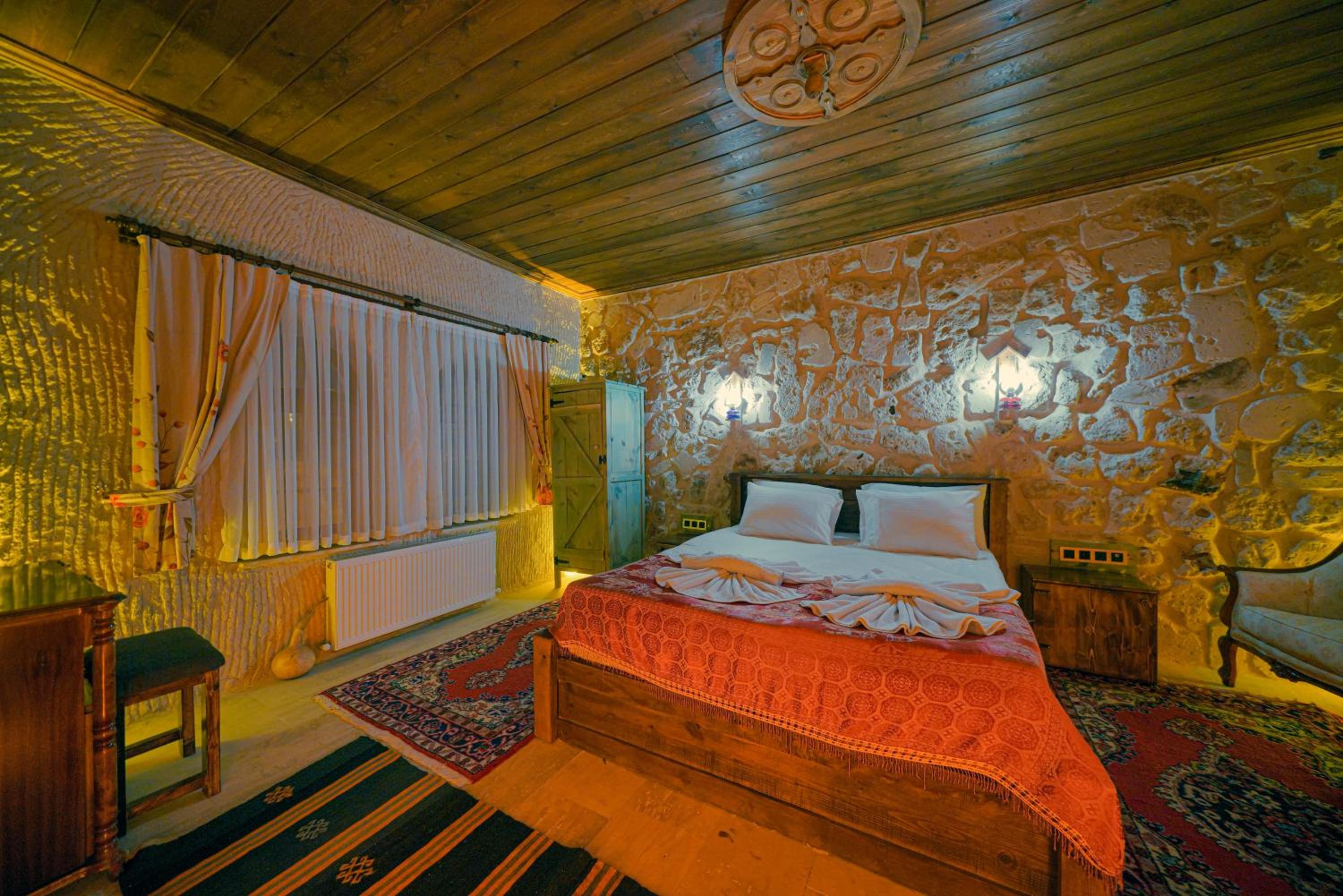 Double Room - Photo 11