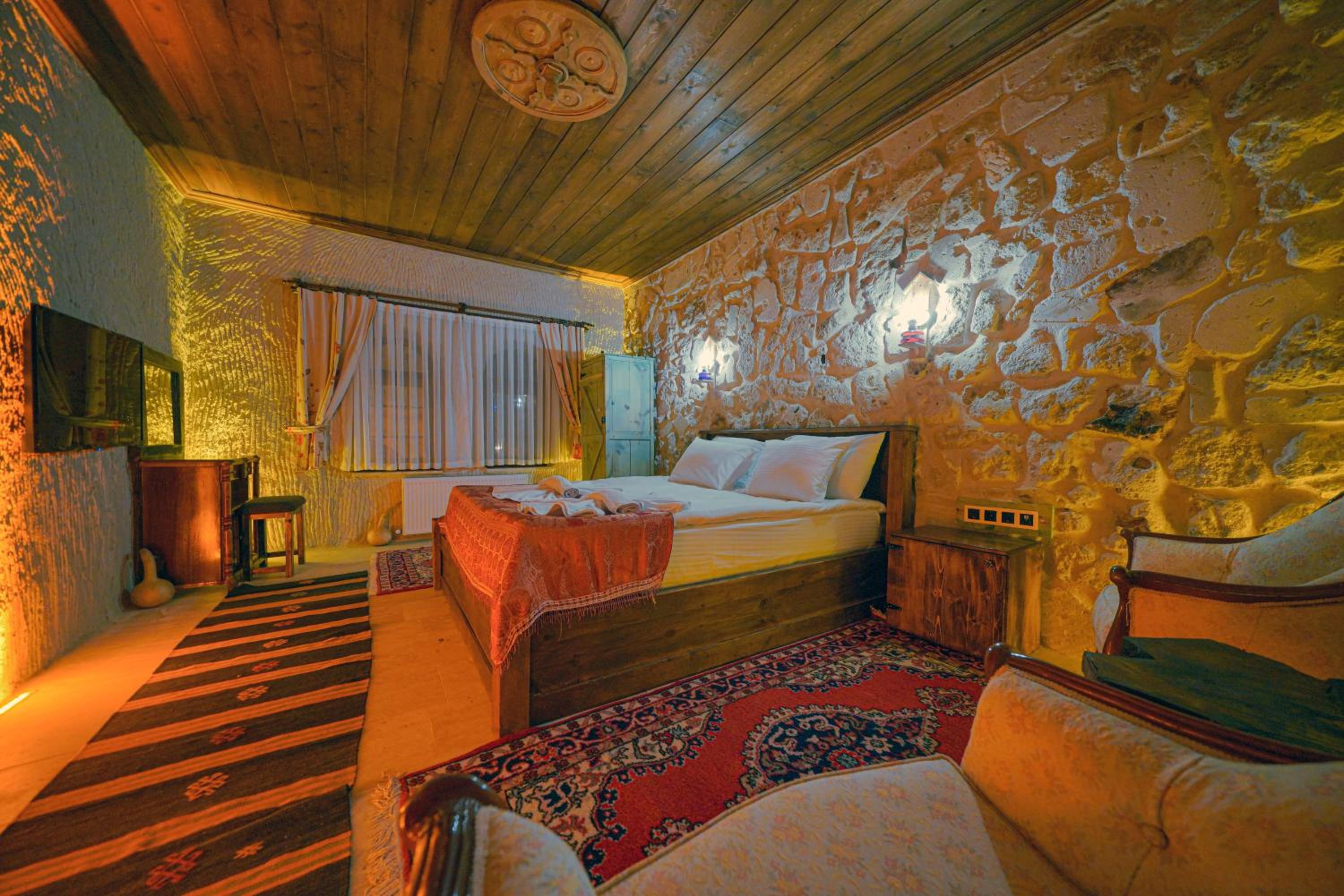 Double Room - Photo 12