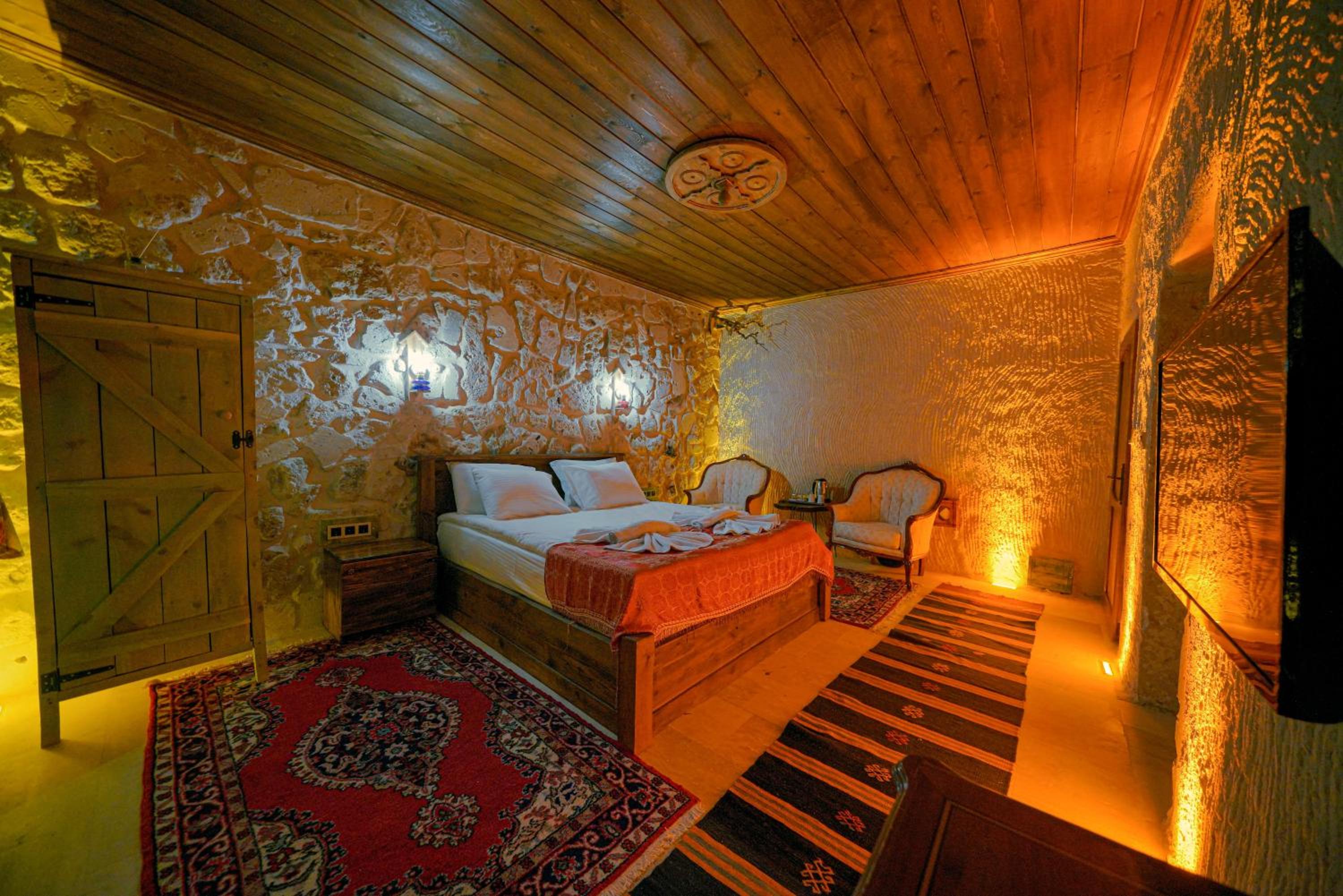 Double Room - Photo 13
