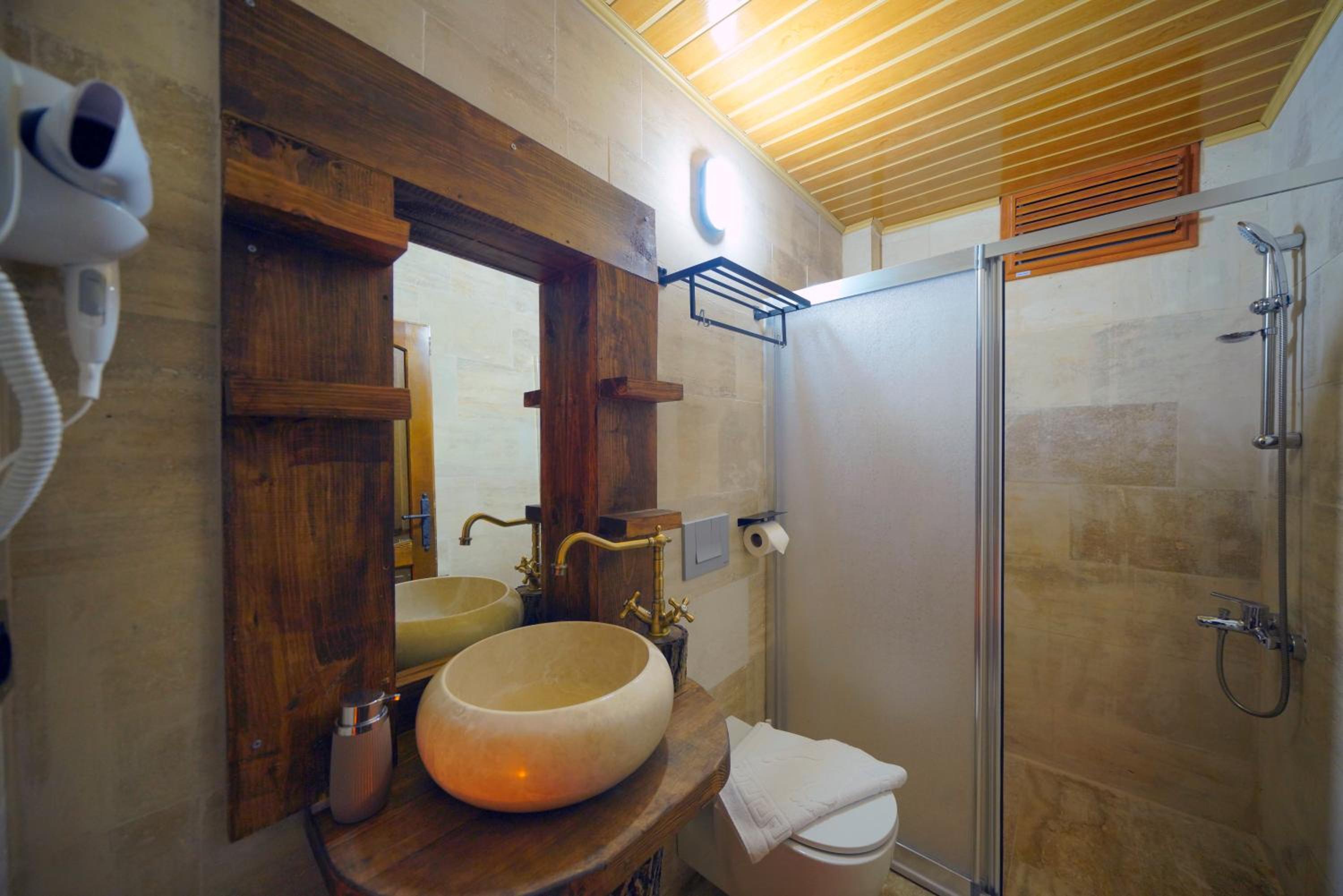 Deluxe Room - Photo 22
