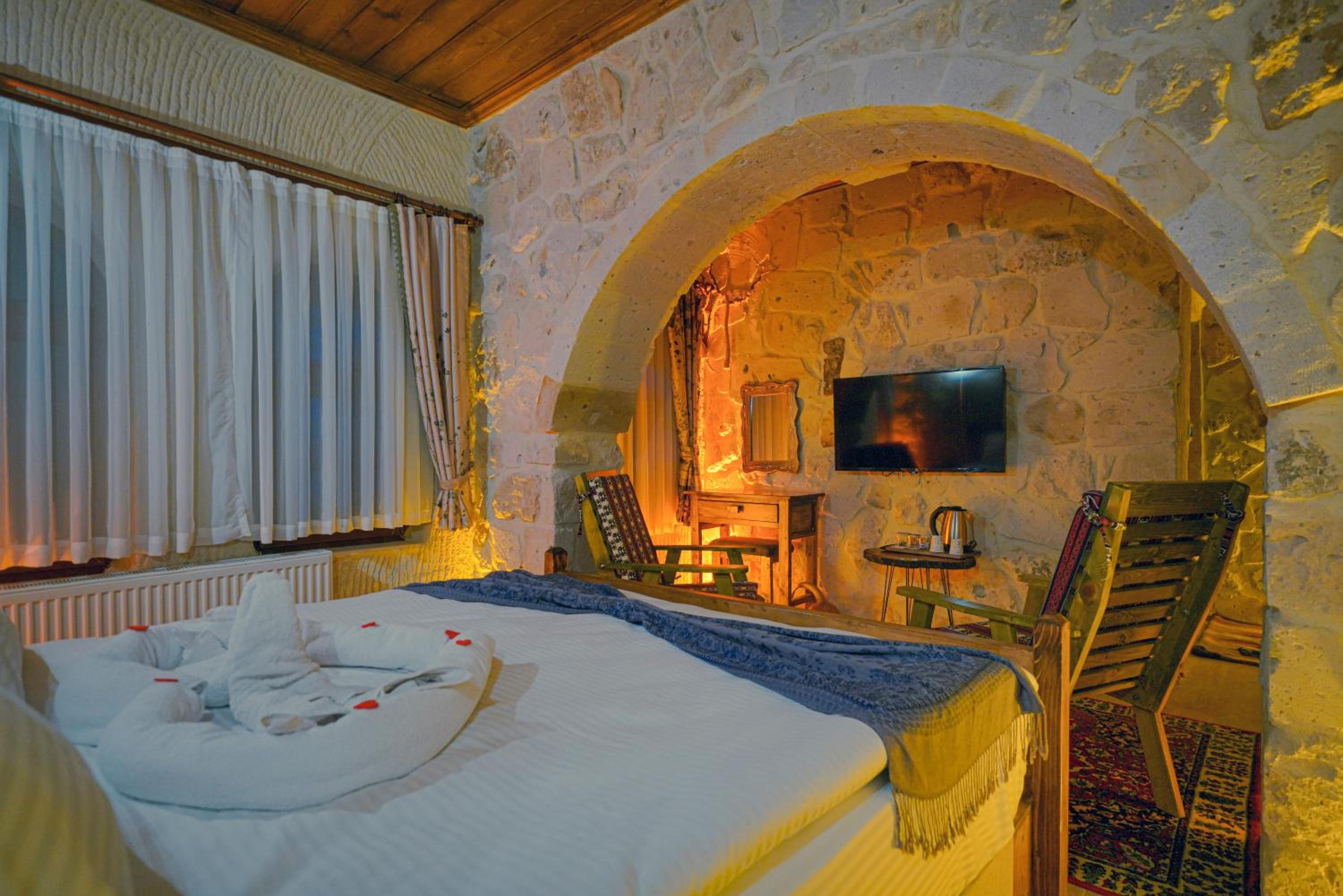 Deluxe Room - Photo 1