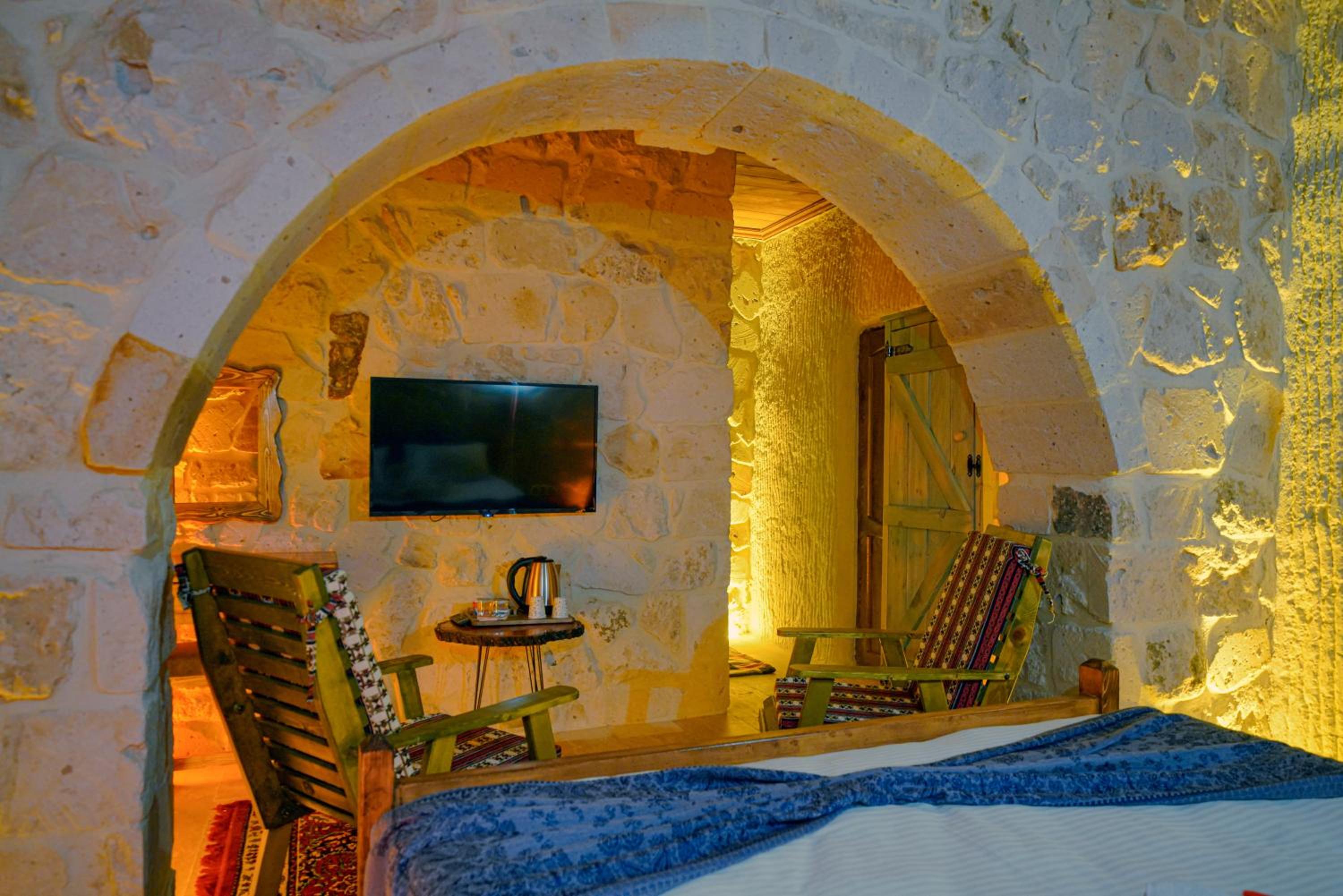 Deluxe Room - Photo 17