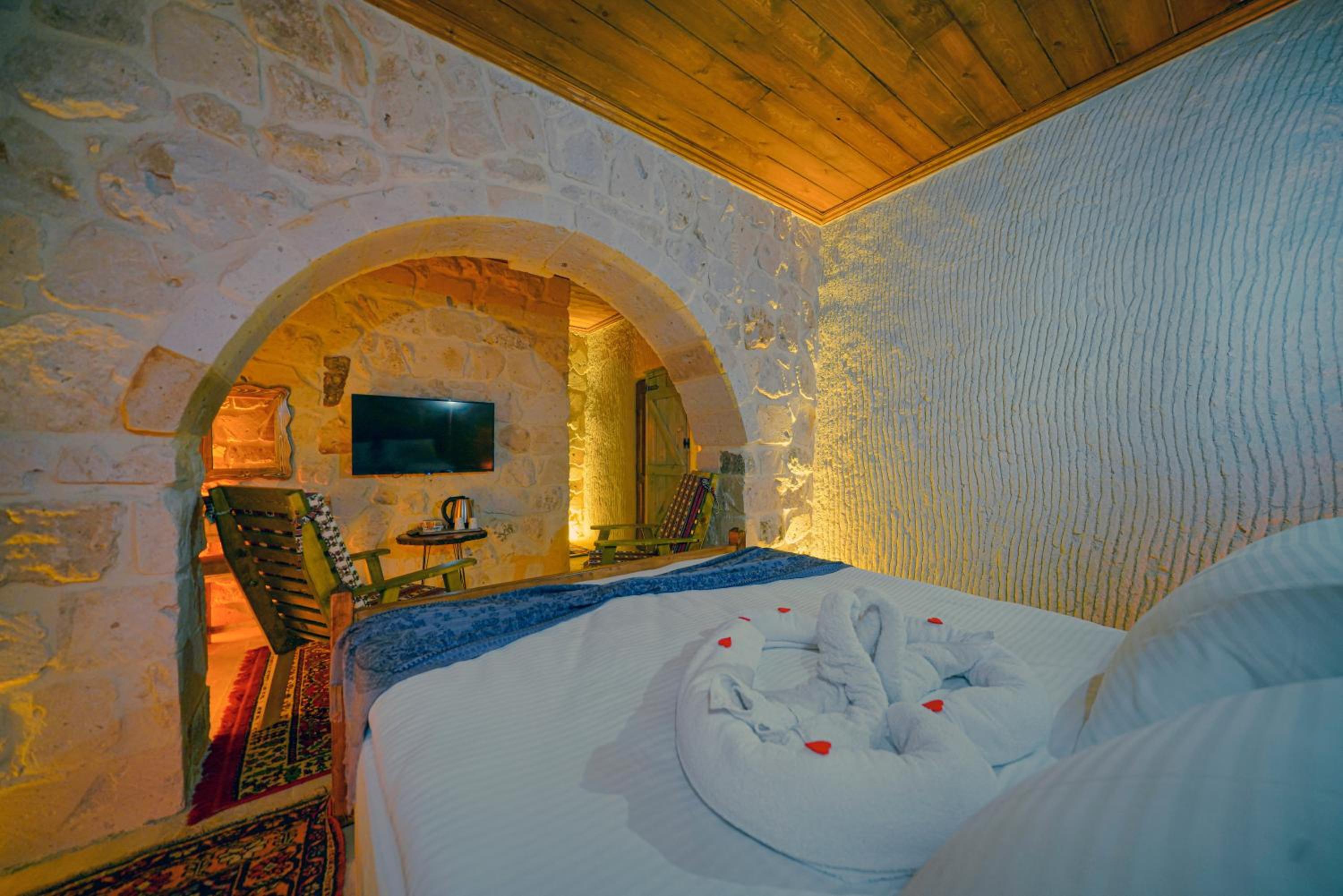 Deluxe Room - Photo 19