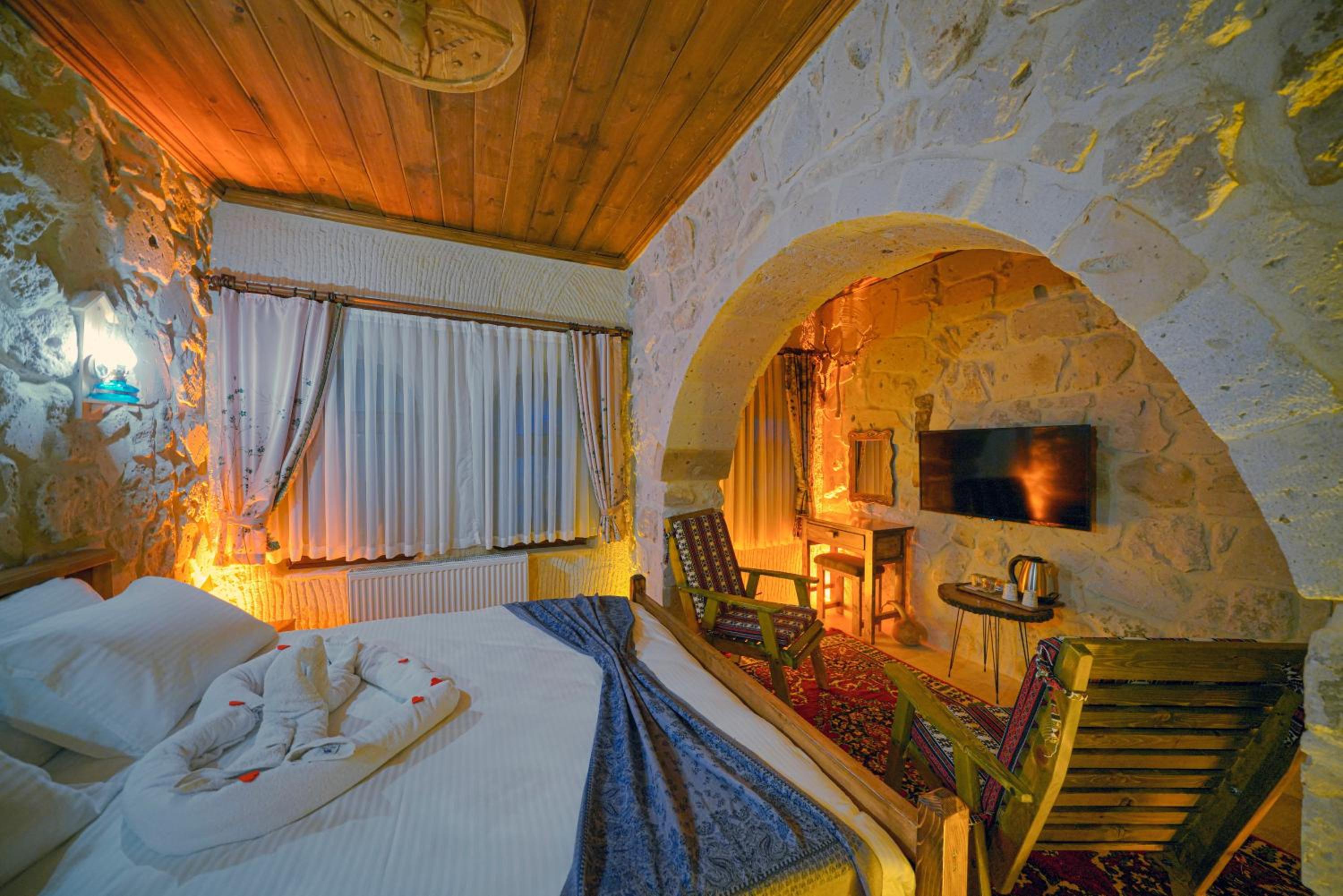 Deluxe Room - Photo 14