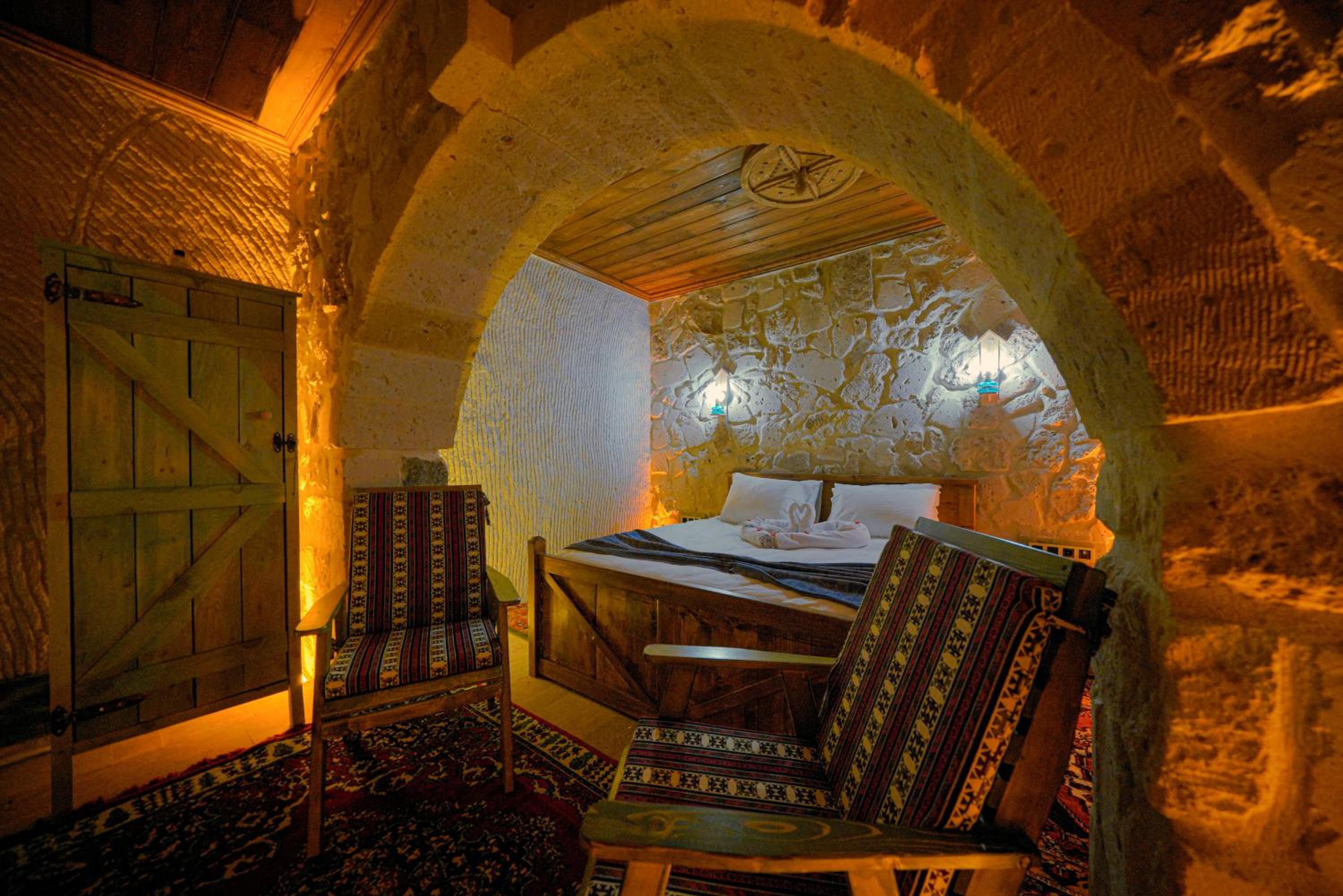 Deluxe Room - Photo 8