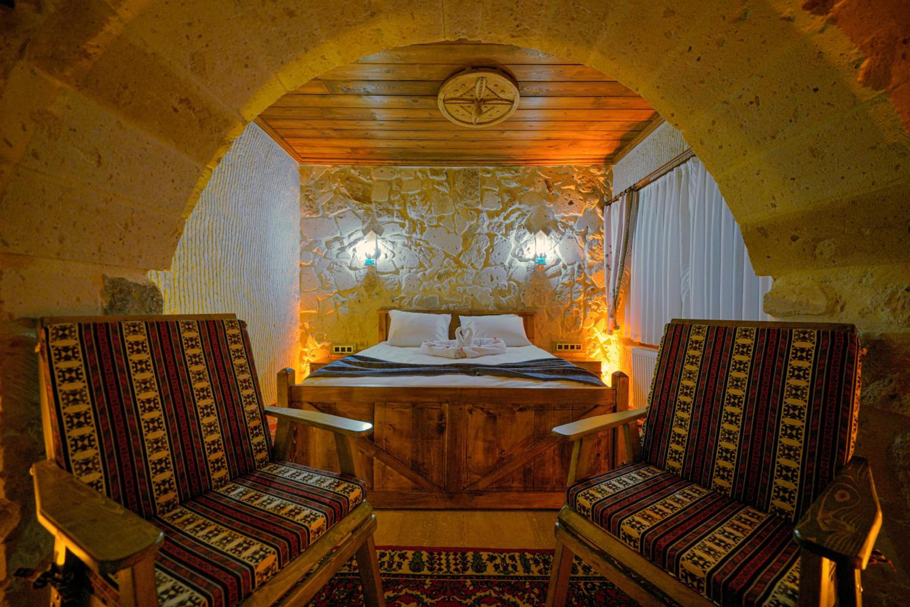Deluxe Room - Photo 10