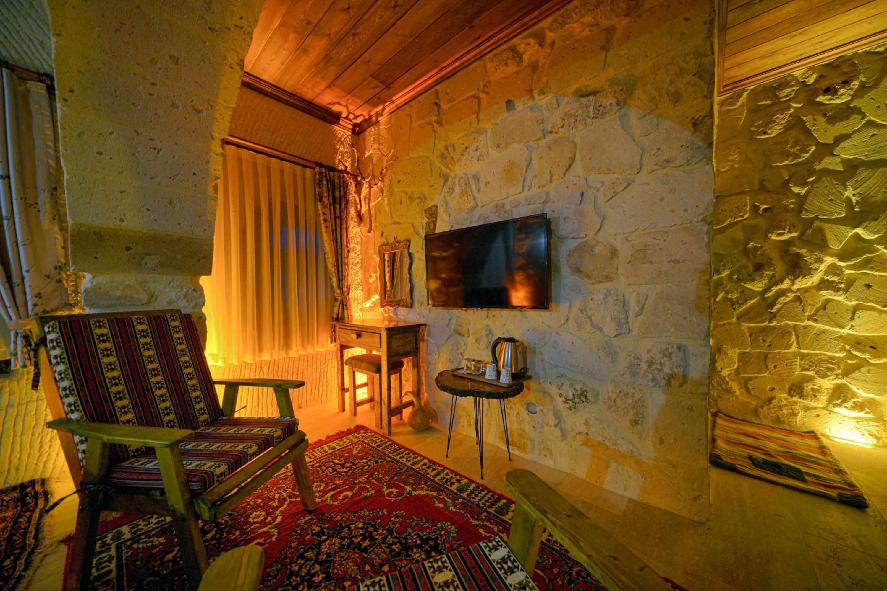 Deluxe Room - Photo 7