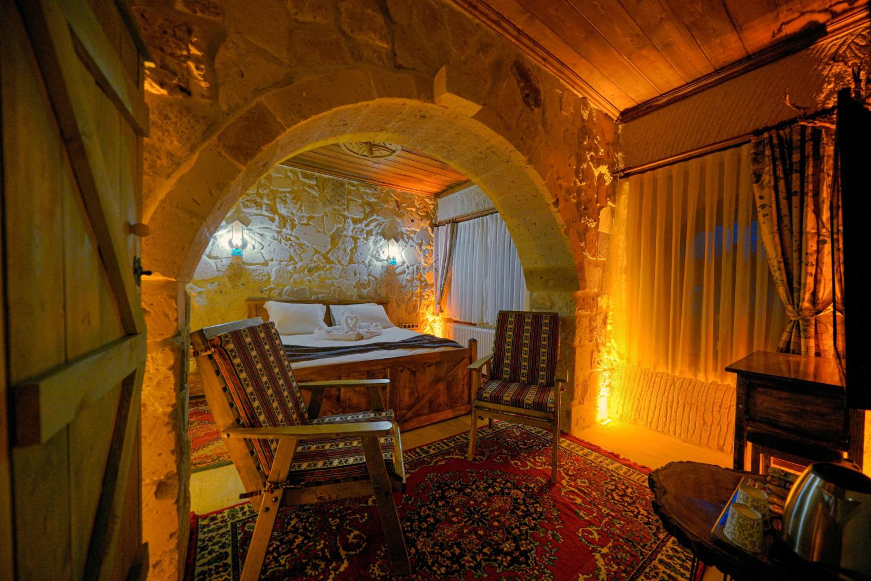 Deluxe Room - Photo 6