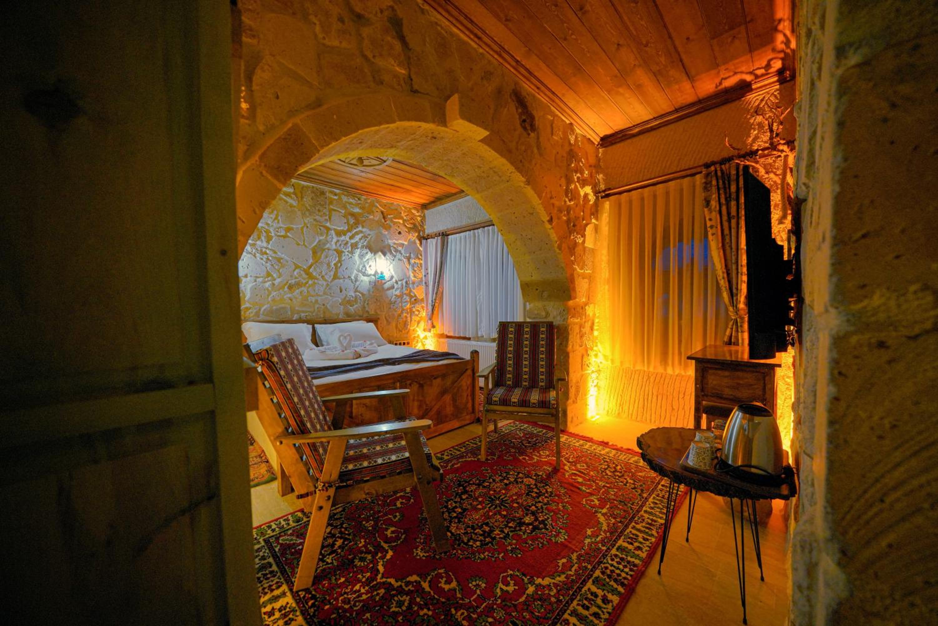 Deluxe Room - Photo 5