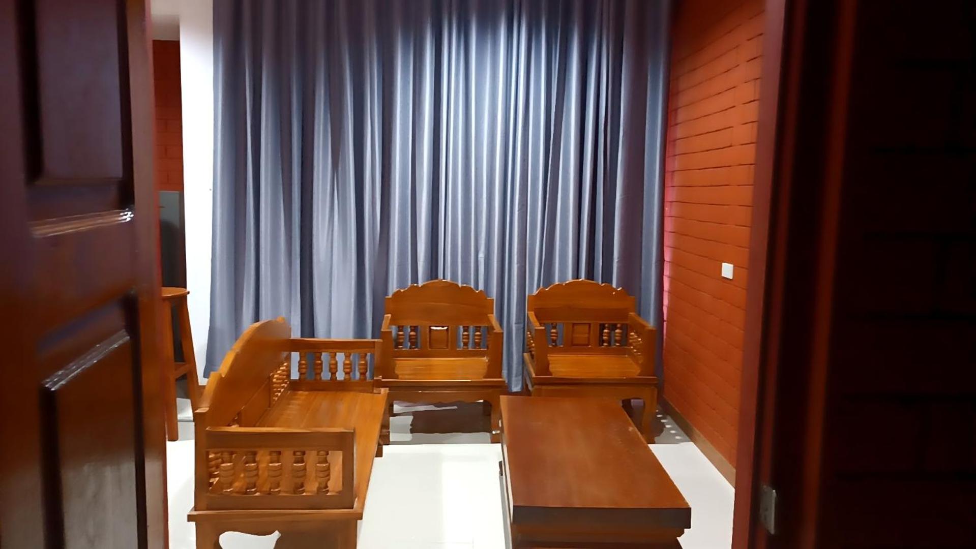 Family Room with Mountain View - Photo 6