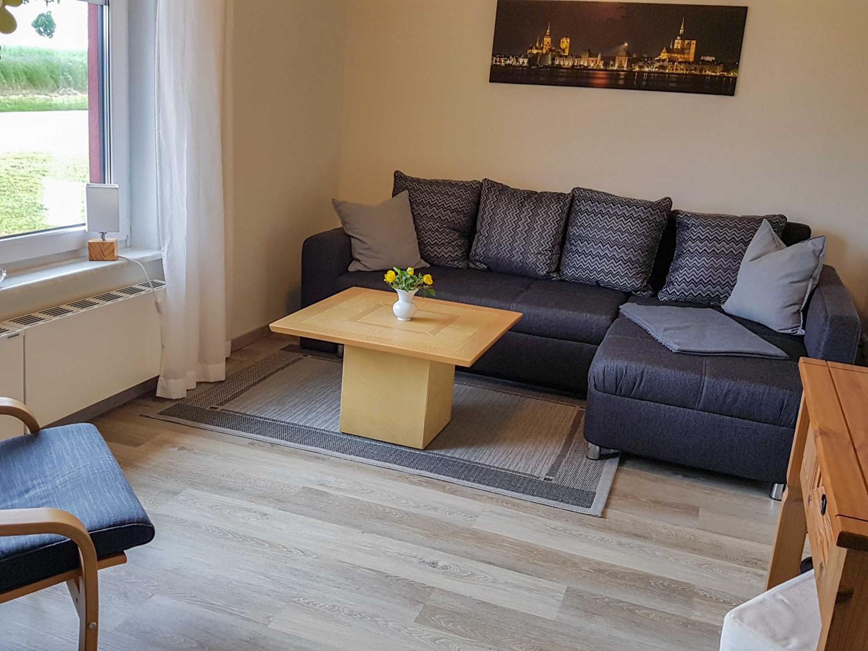 One-Bedroom Apartment with Lake View photo 1