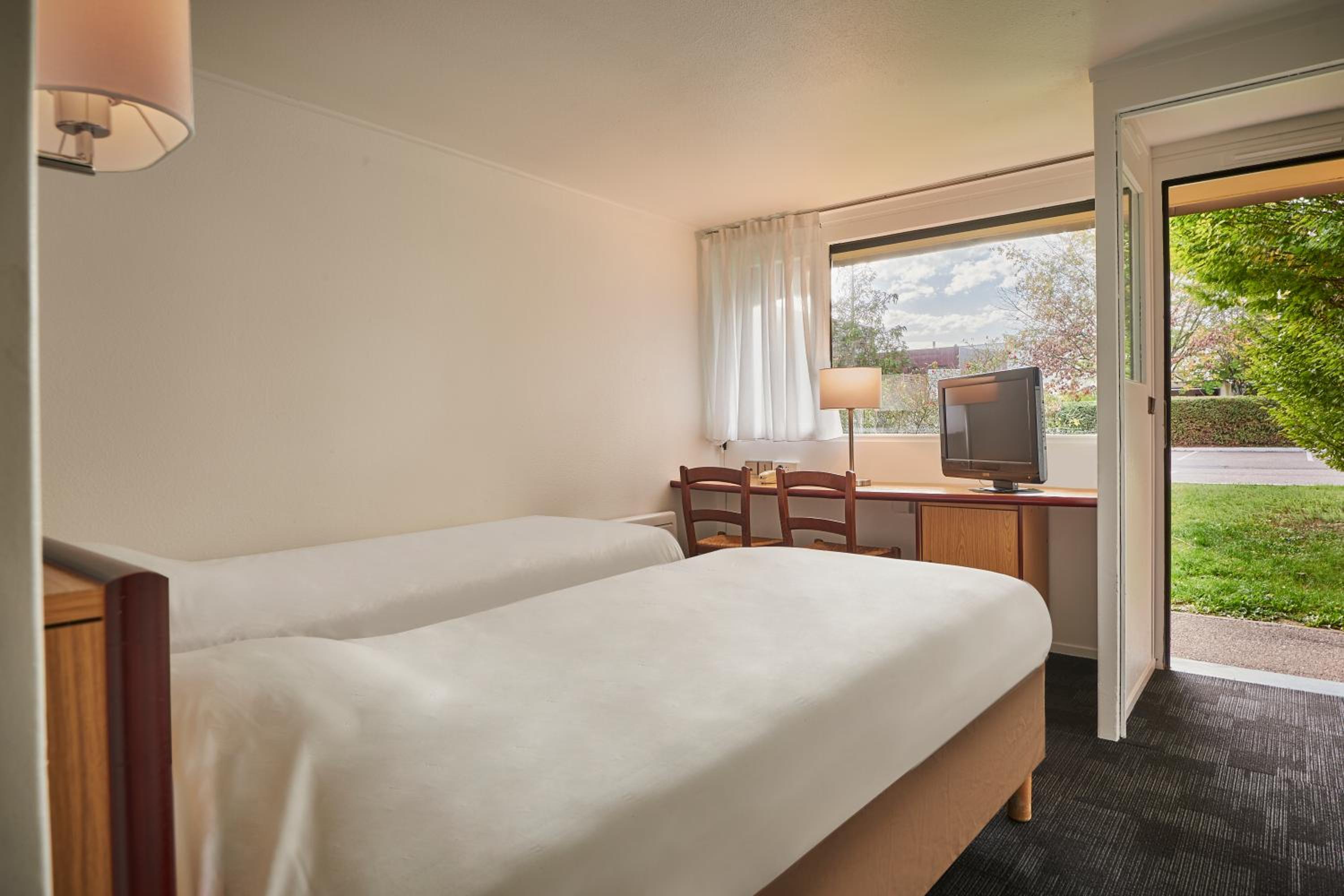 Twin Room - Photo 1