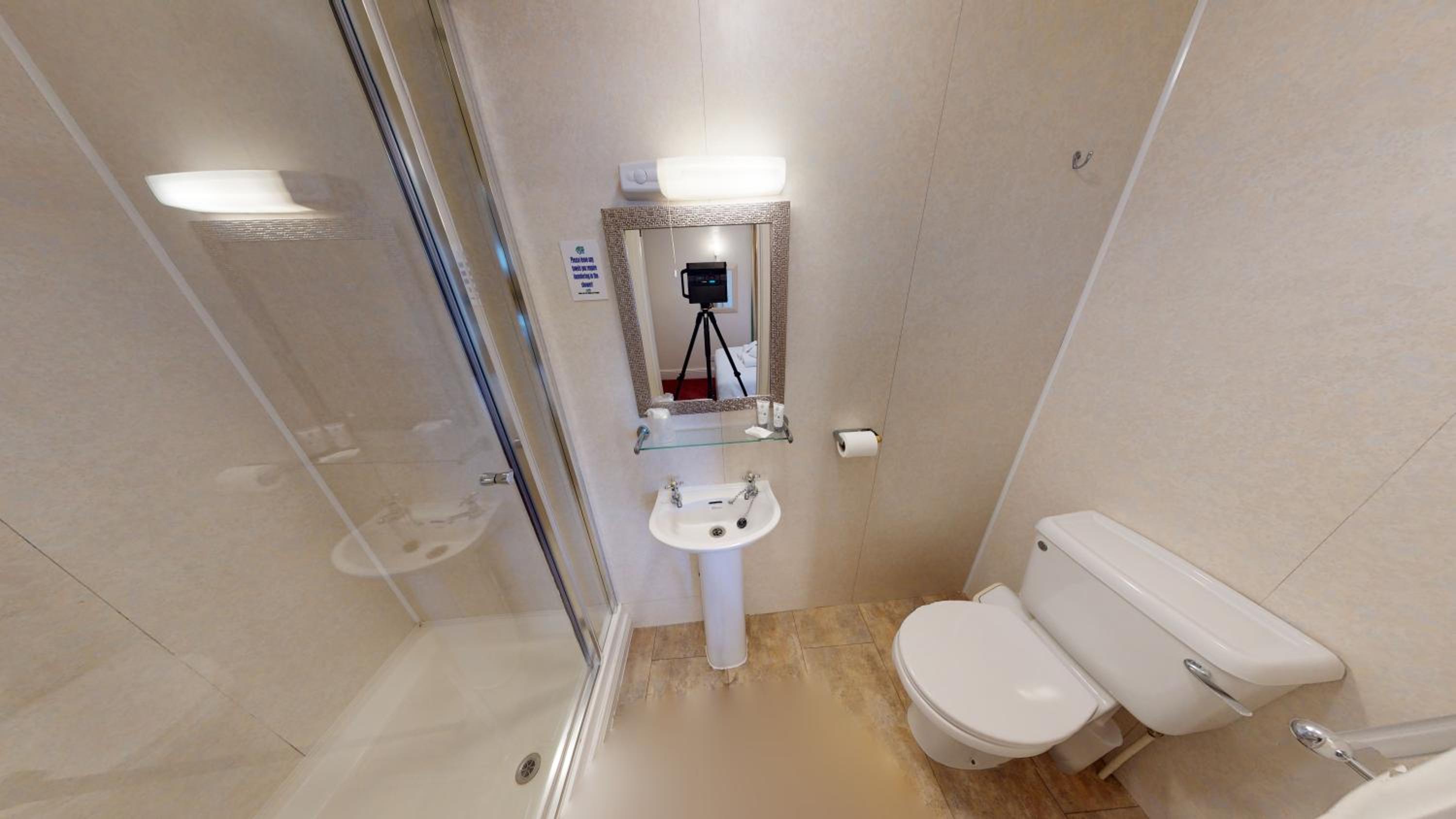 Budget Double Room - Photo 4