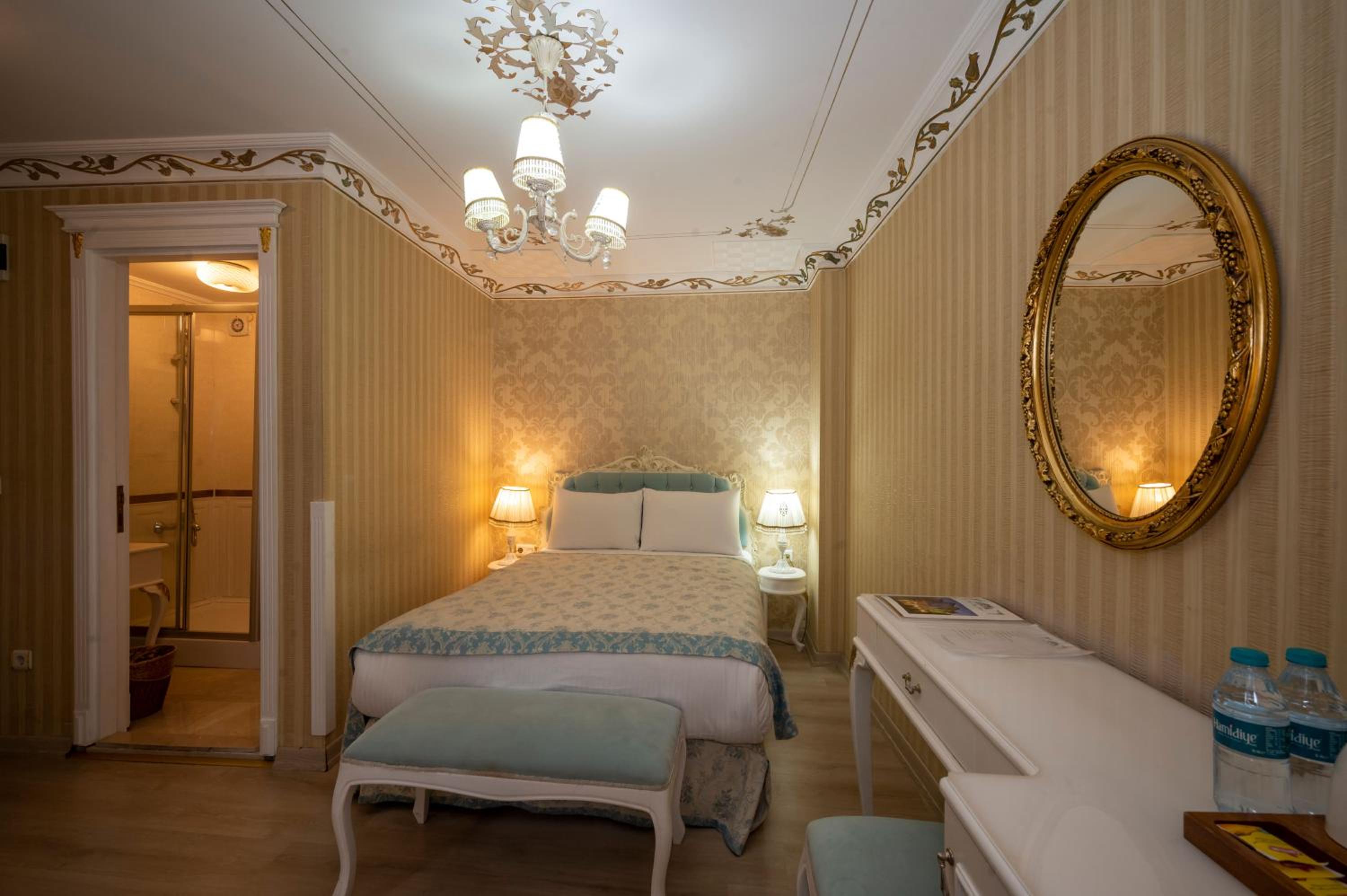 Economy Double Room photo 2