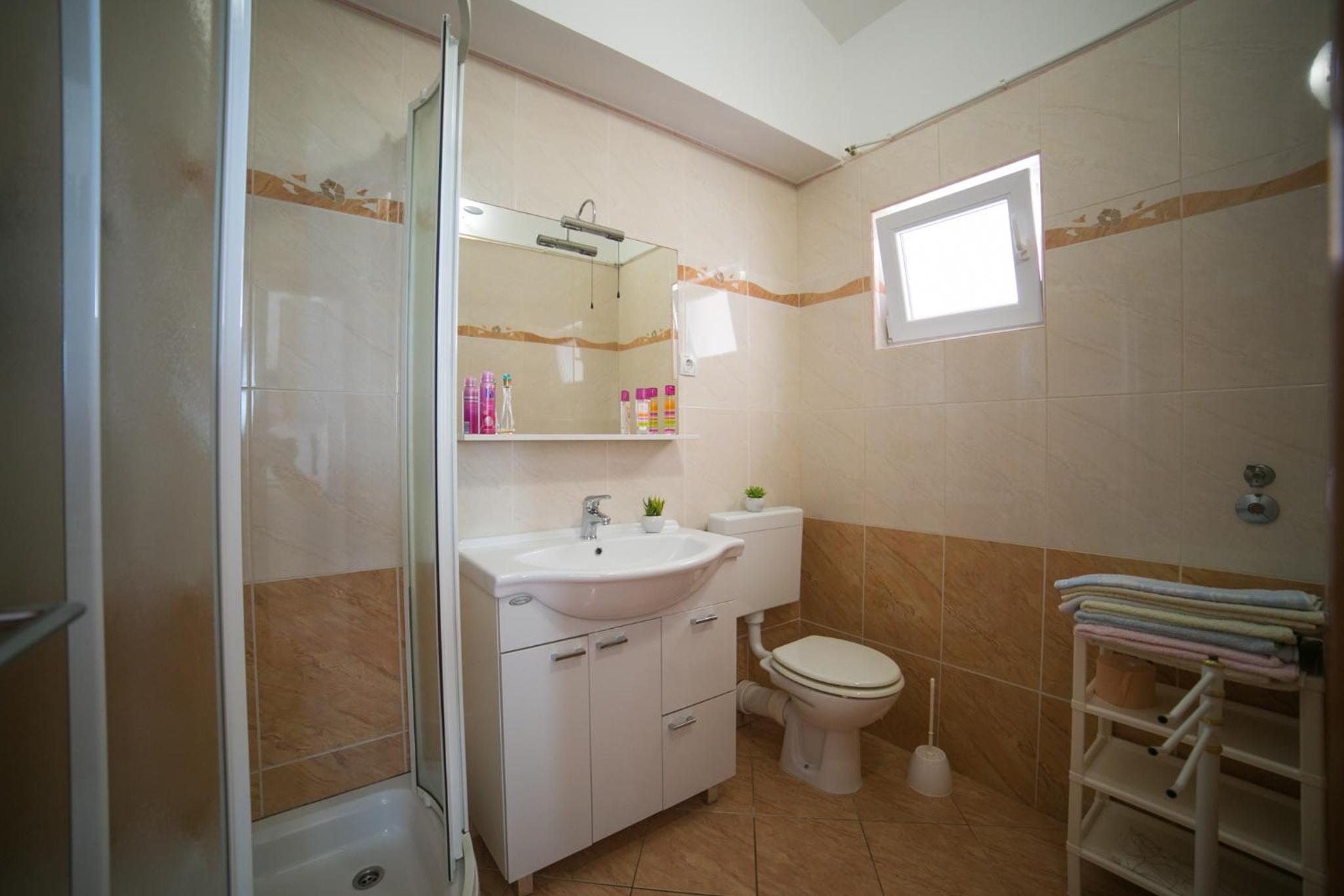 Apartment with Sea View - Photo 4