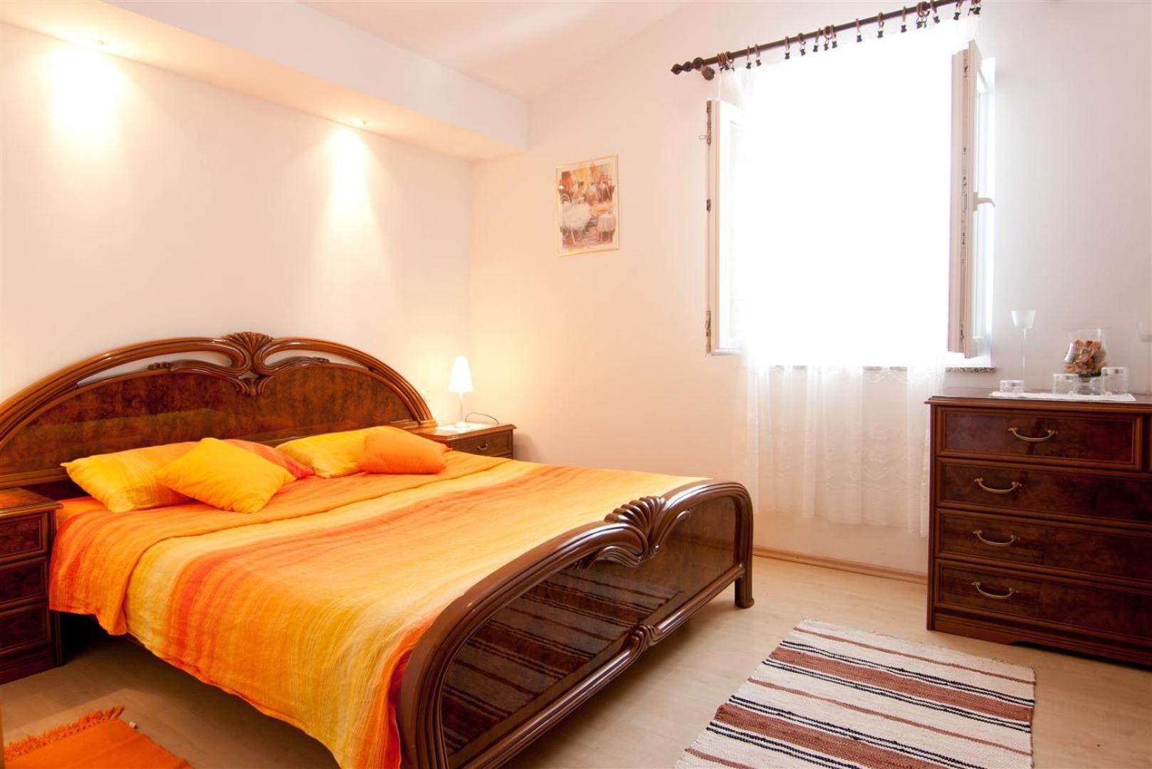 Apartment with Sea View - Photo 3