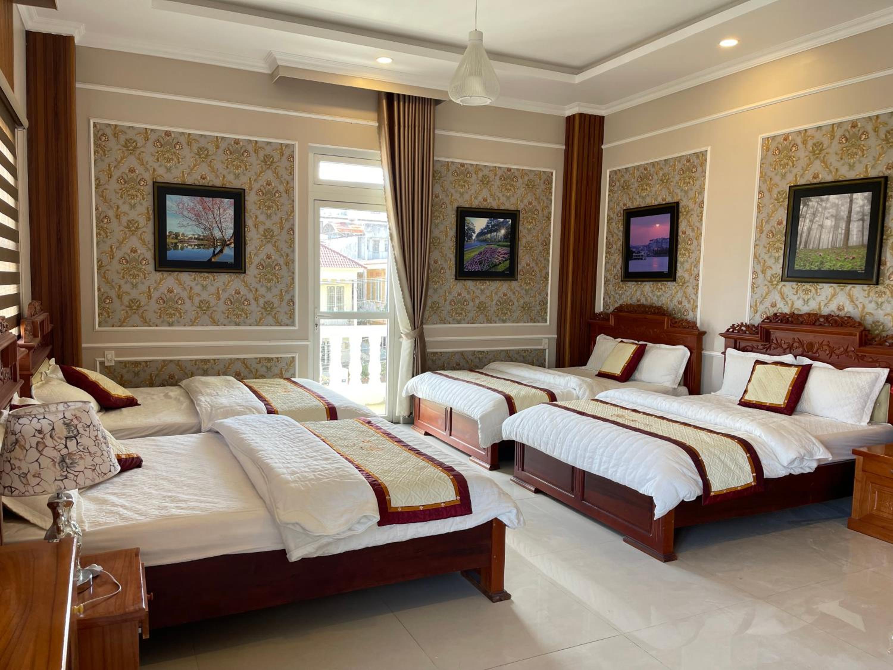 Junior Suite with Balcony