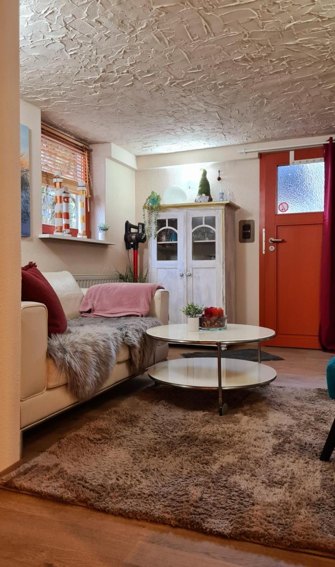 One-Bedroom Apartment - Photo 8