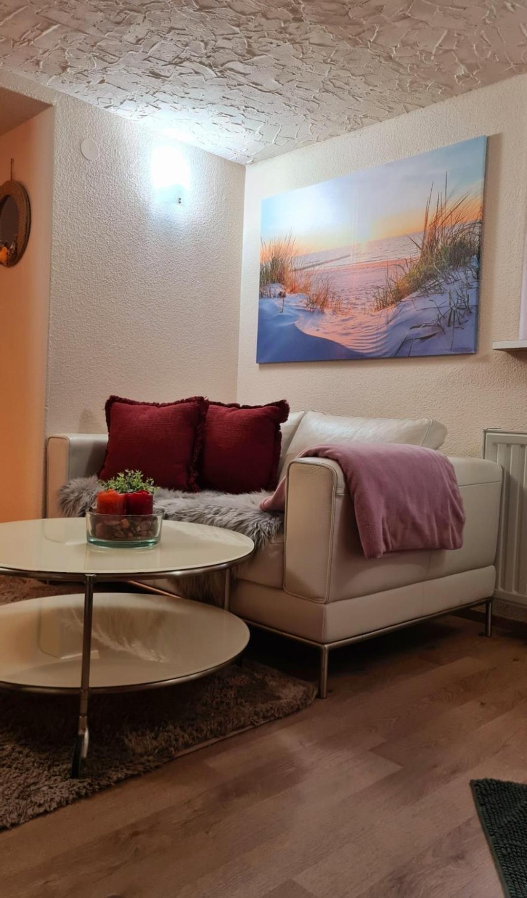 One-Bedroom Apartment - Photo 2