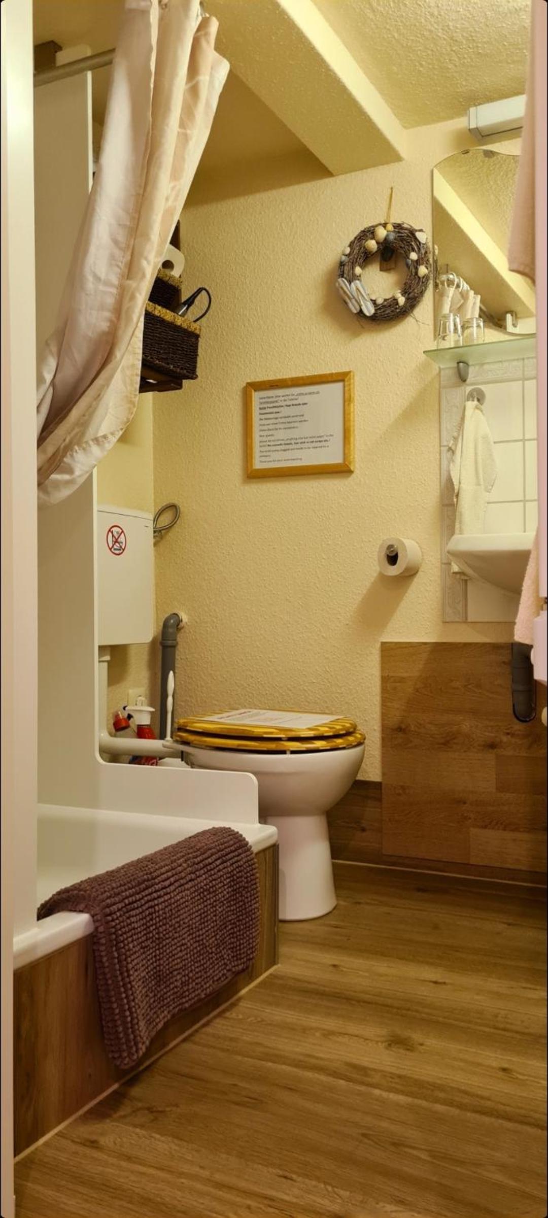 One-Bedroom Apartment - Photo 16