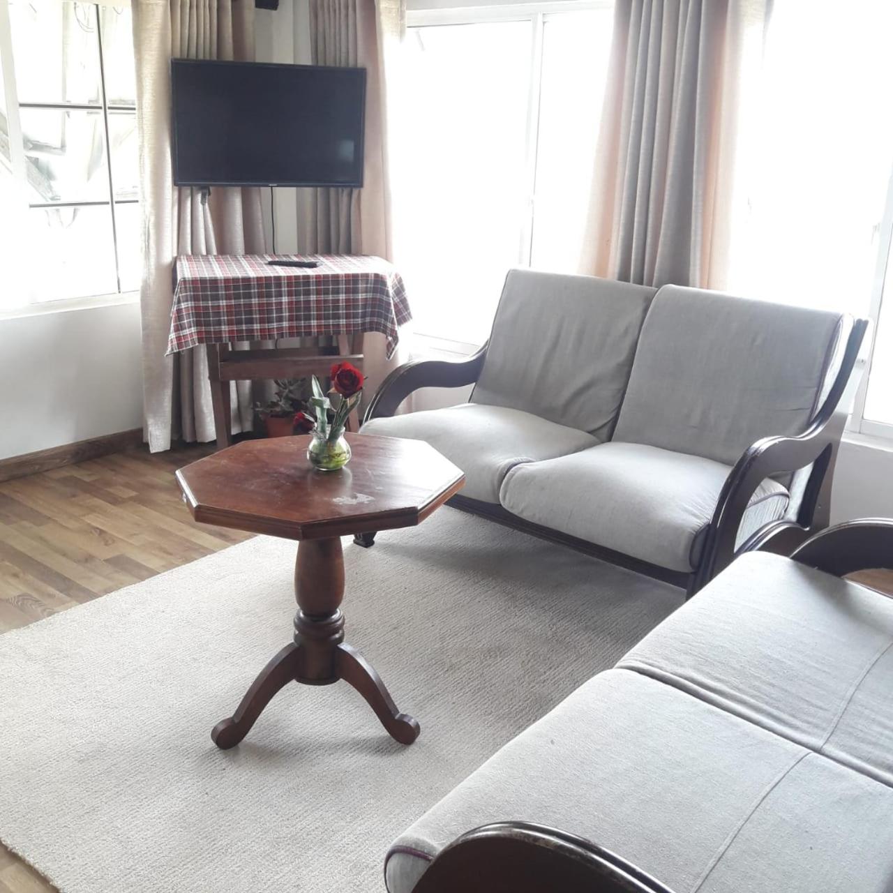 Family Room with Lake View photo 1
