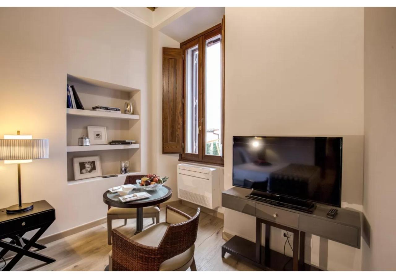 Deluxe Apartment photo 2