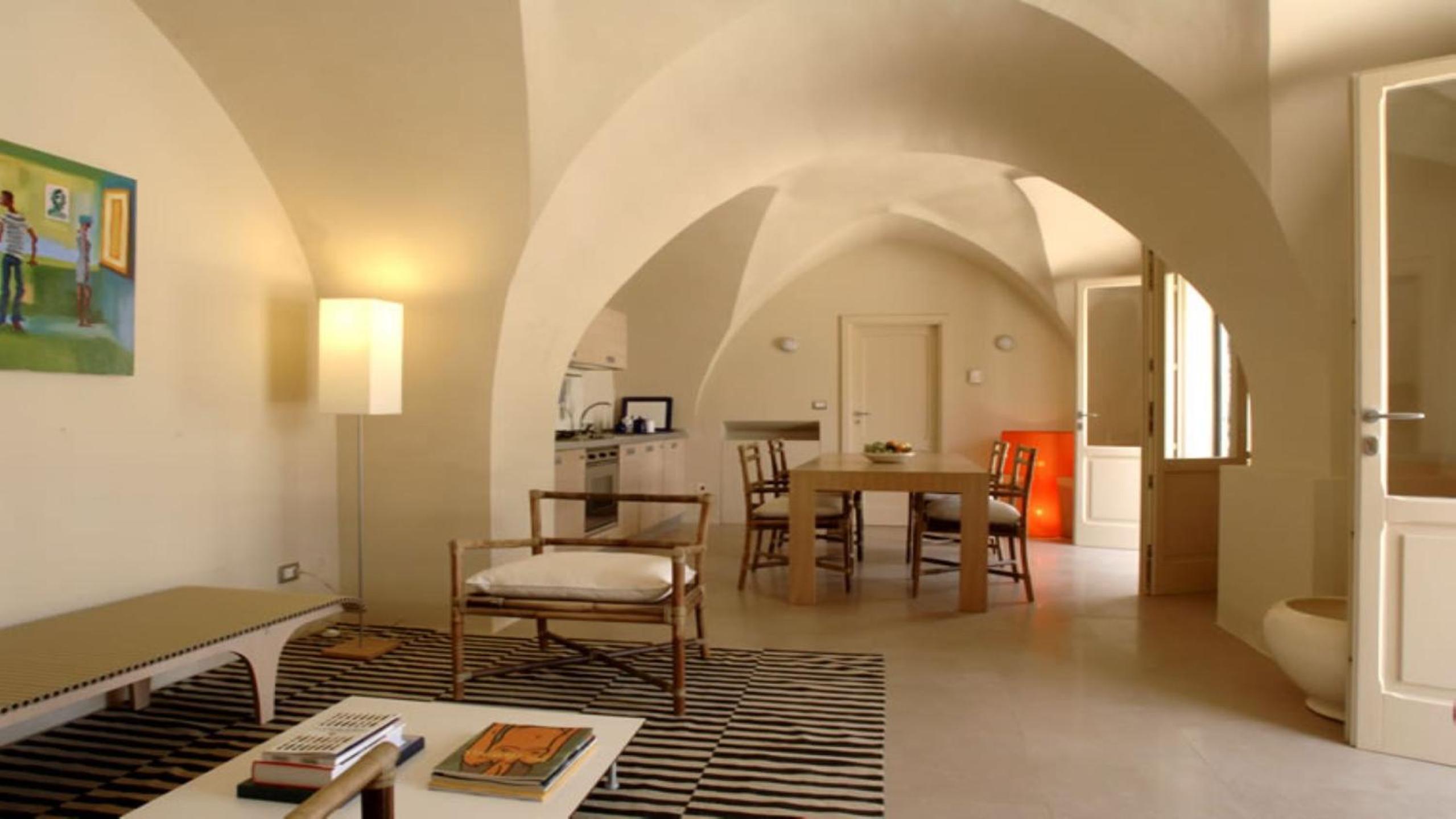 Deluxe Two-Bedroom Apartment with Garden View photo 1