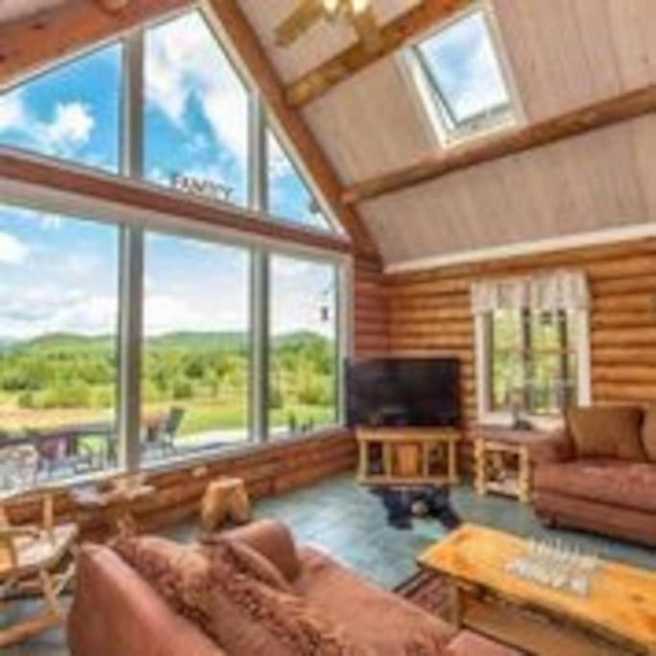 Four-Bedroom House photo 2