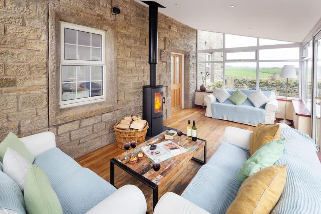 Seven-Bedroom House photo 2