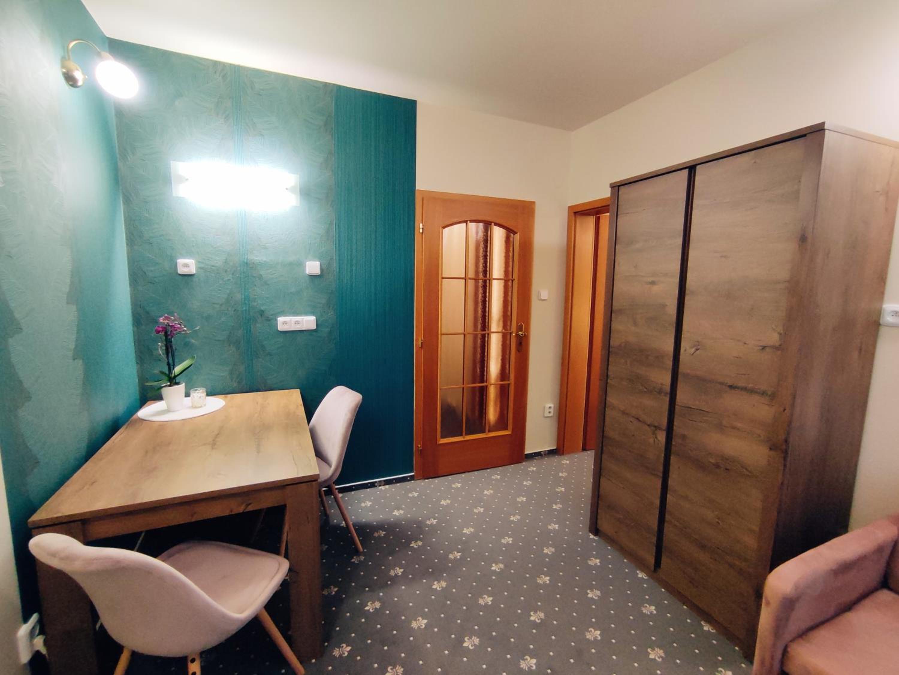 Standard Suite - Photo 2