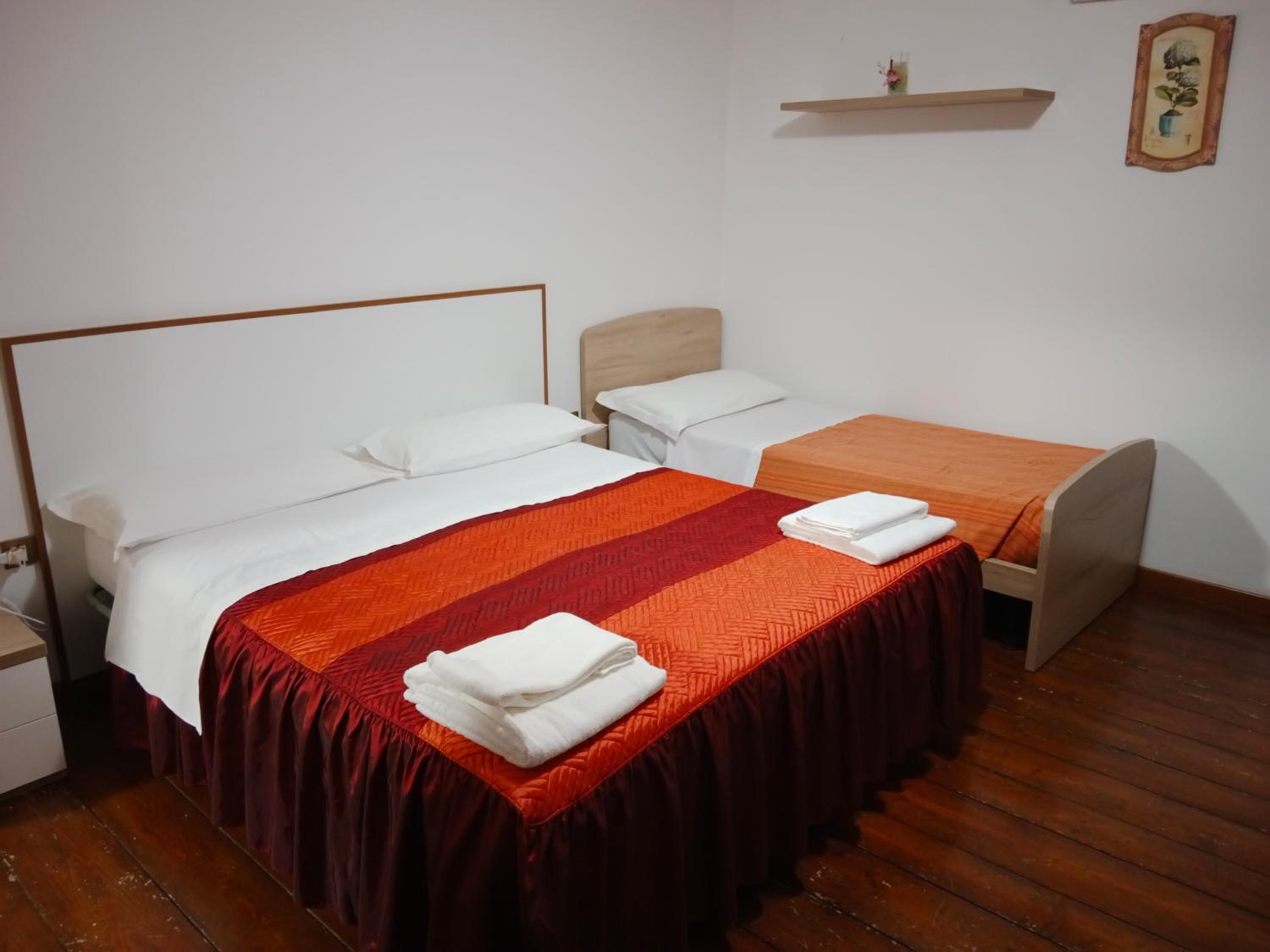 Deluxe Room (2 Adults + 1 Child) photo 2