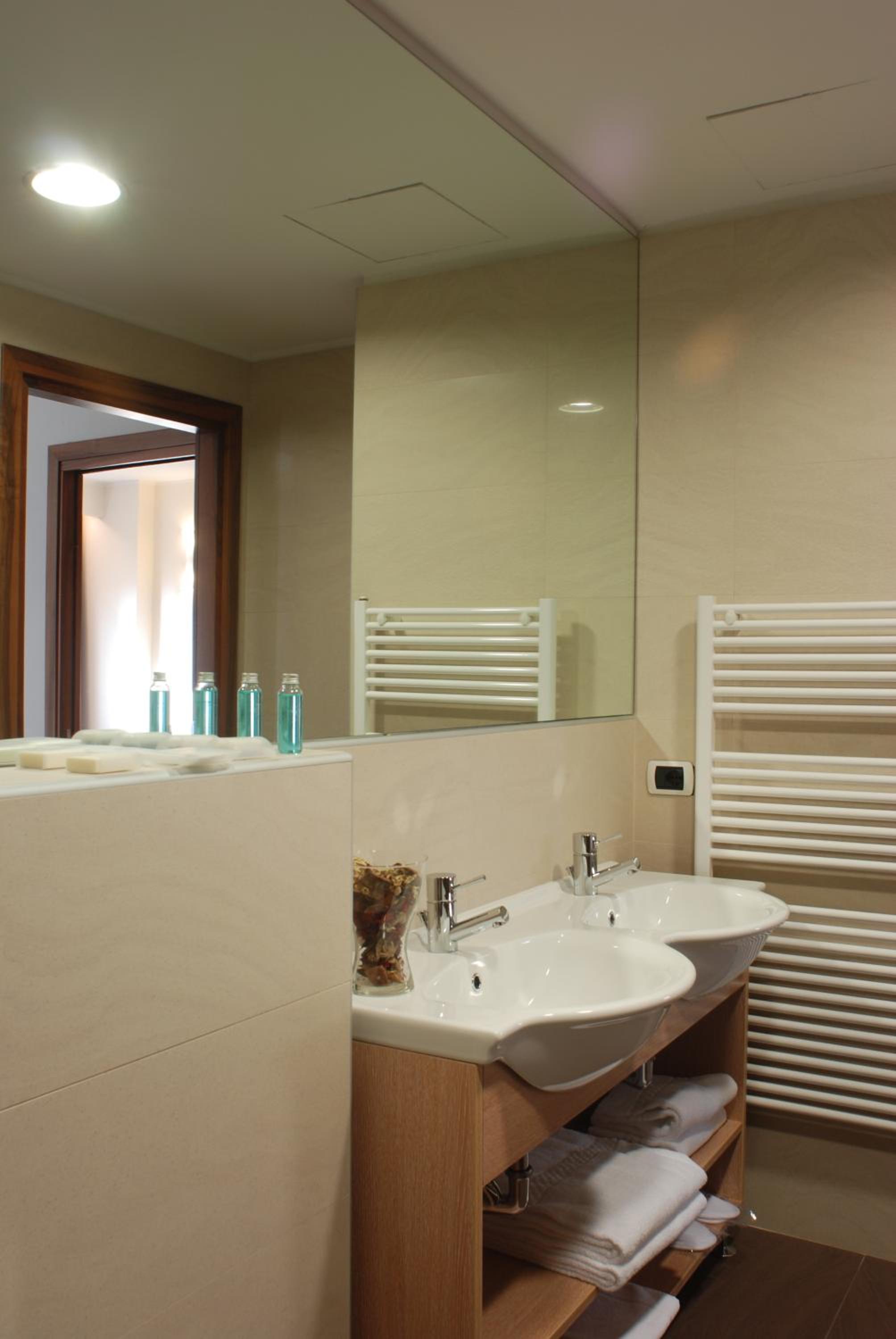 Double Room - Photo 2