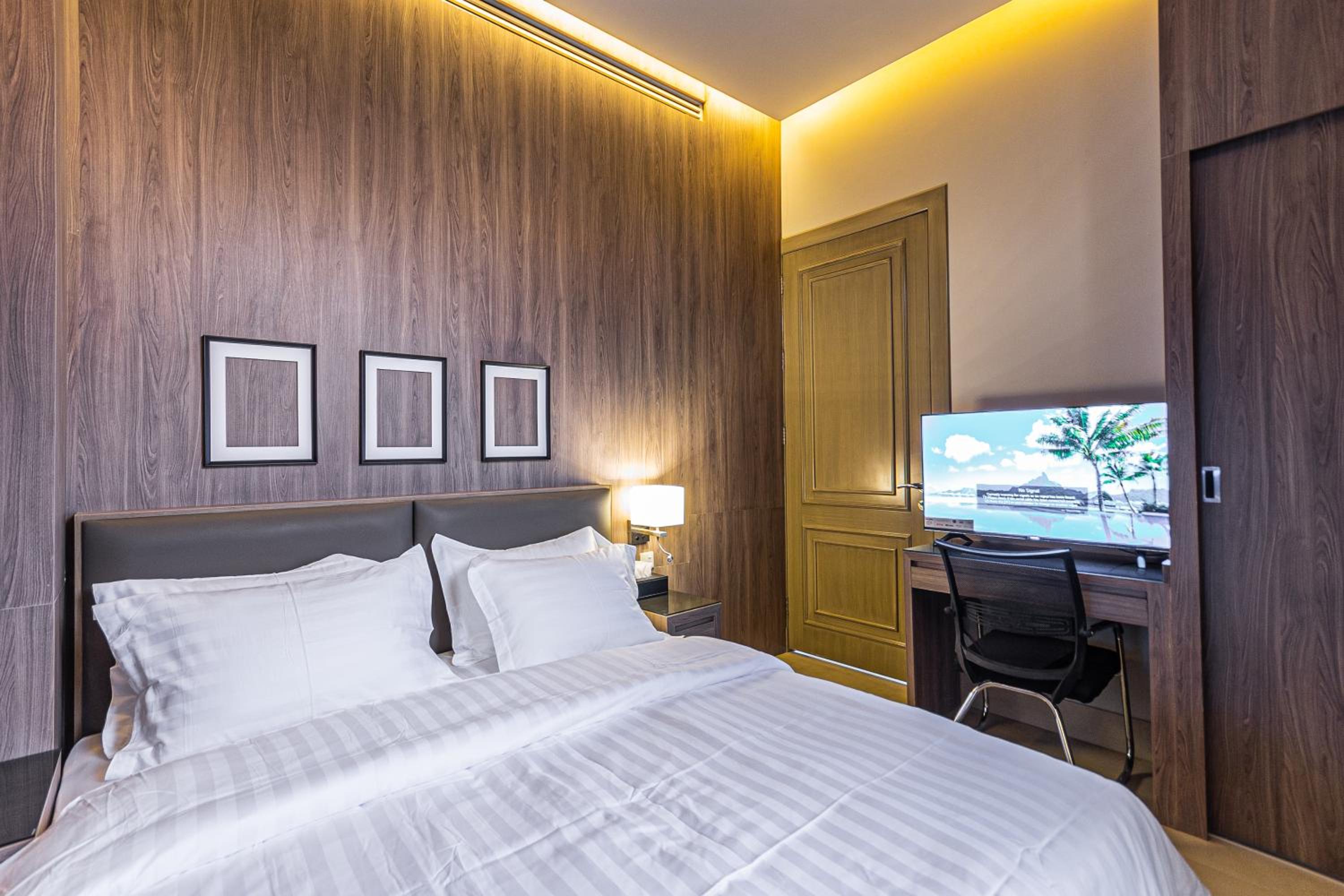 Deluxe Family Suite