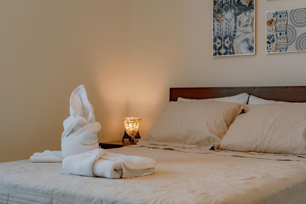 Three-Bedroom Apartment - Photo 10