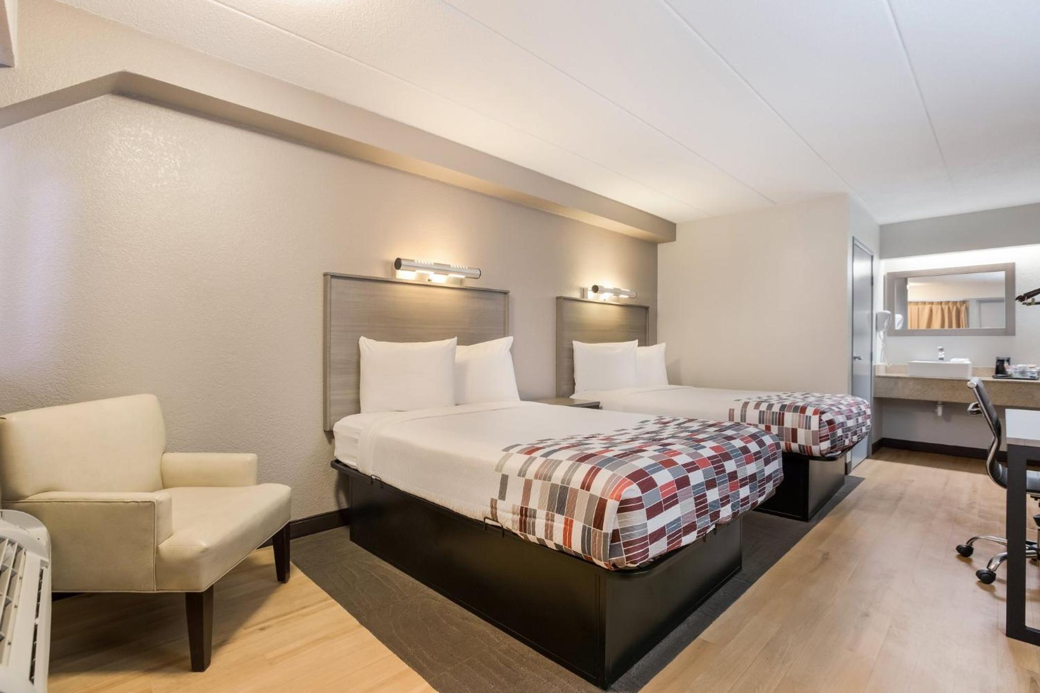  Deluxe Room with Two Double Beds Smoke Free - Photo 1