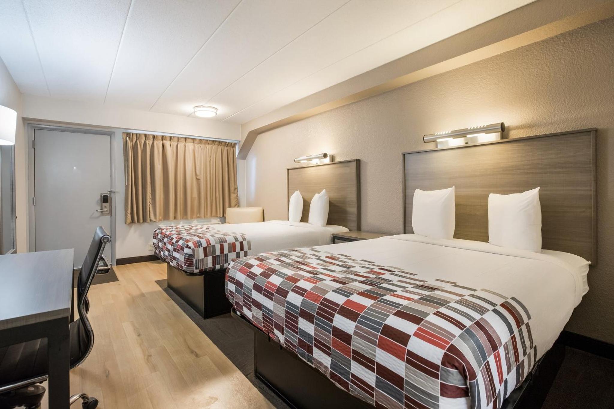  Deluxe Room with Two Double Beds Smoke Free - Photo 4