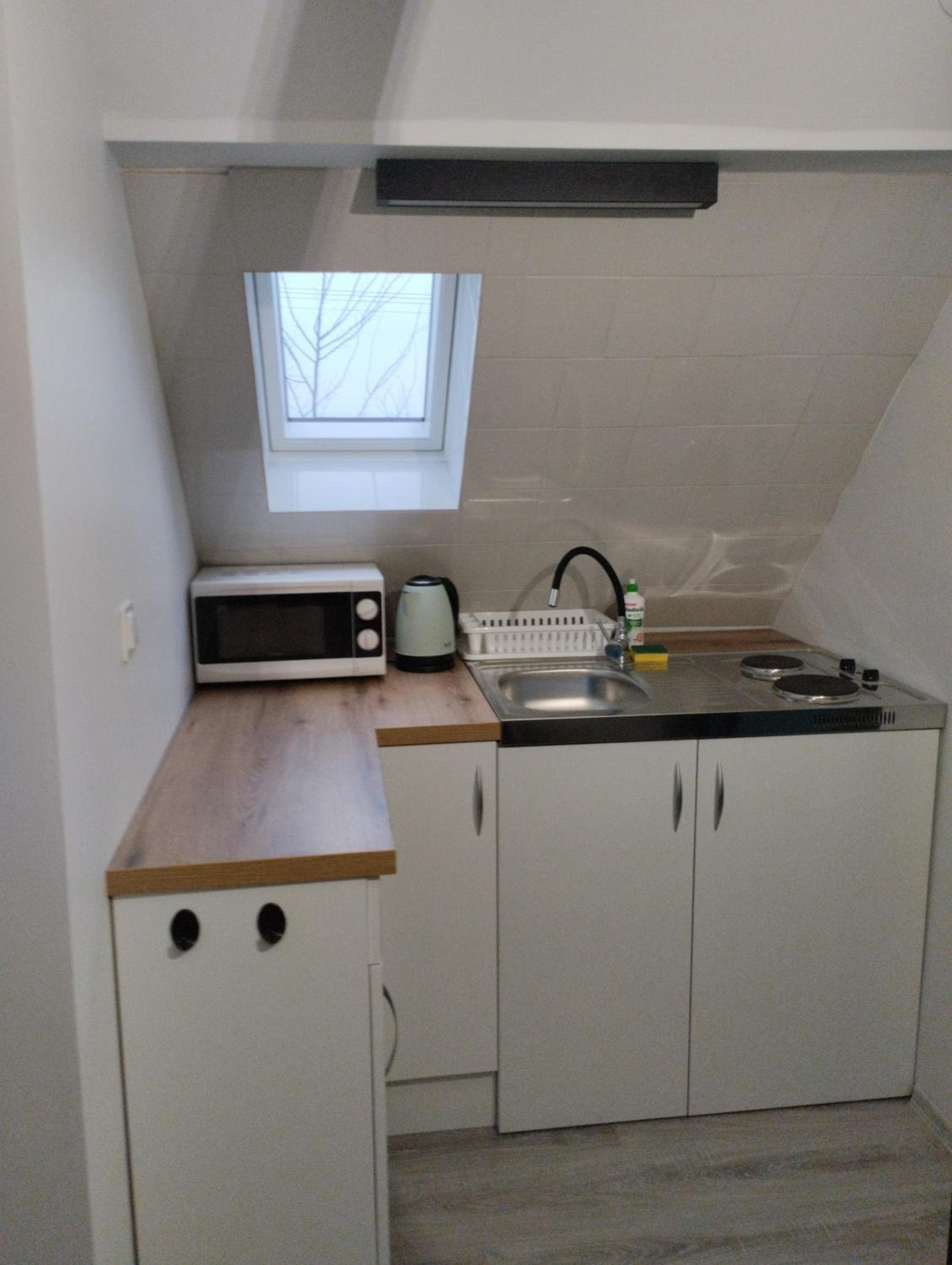 Double or Twin Room with Bathroom - Photo 6