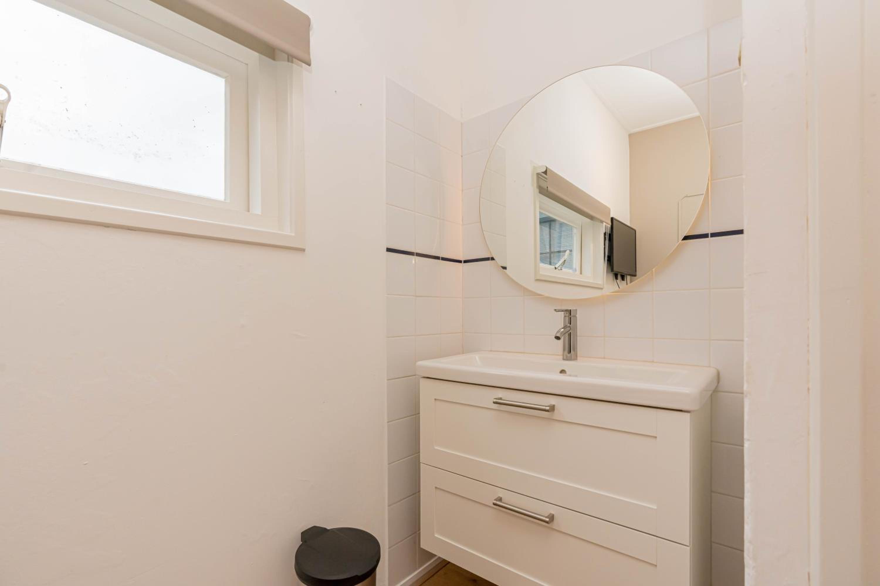 Single Room with Shared Bathroom photo 2